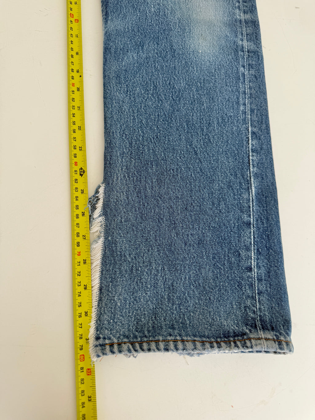 W32 L31 vintage Levis 501 dark blue faded  31/32” measured waist 501s USA