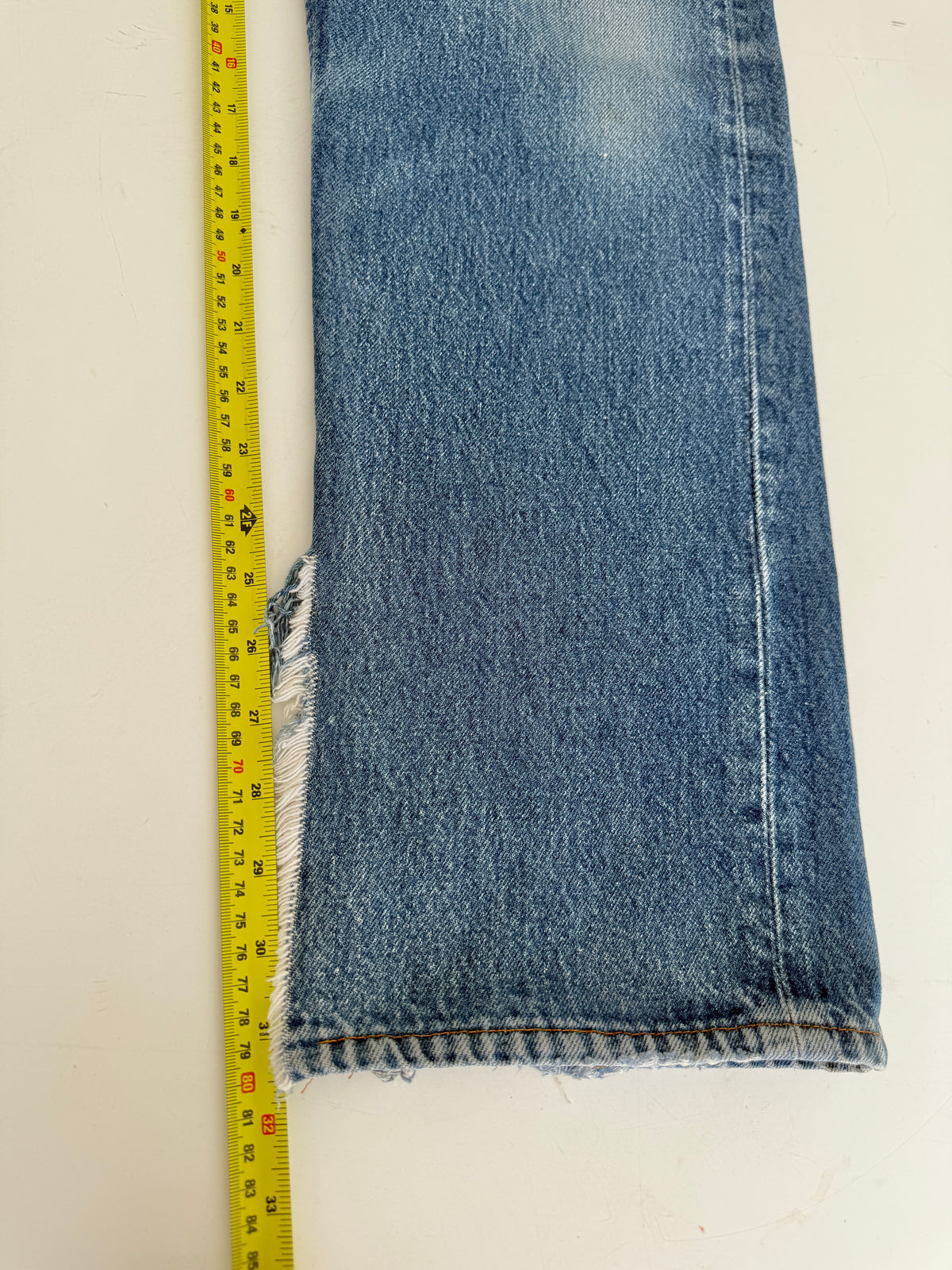 W32 L31 vintage Levis 501 dark blue faded  31/32” measured waist 501s USA