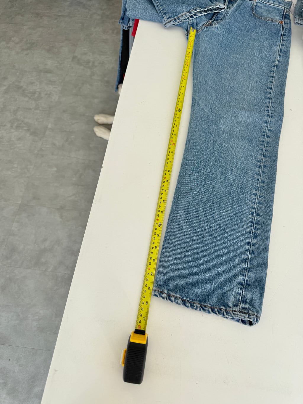 W29 L29 vintage Levis 501 28/29” measured waist dark blue 90s USA 501s