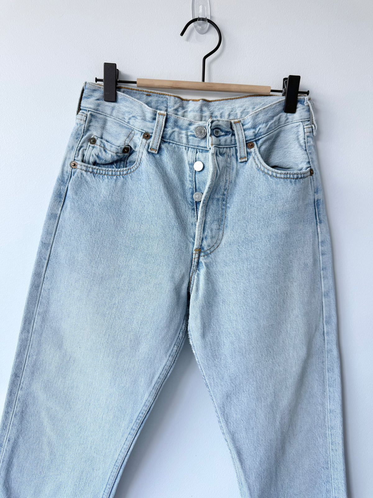 W25 L27 vintage Levis 501 light blue faded 24/25” measured waist 90s levis 501s