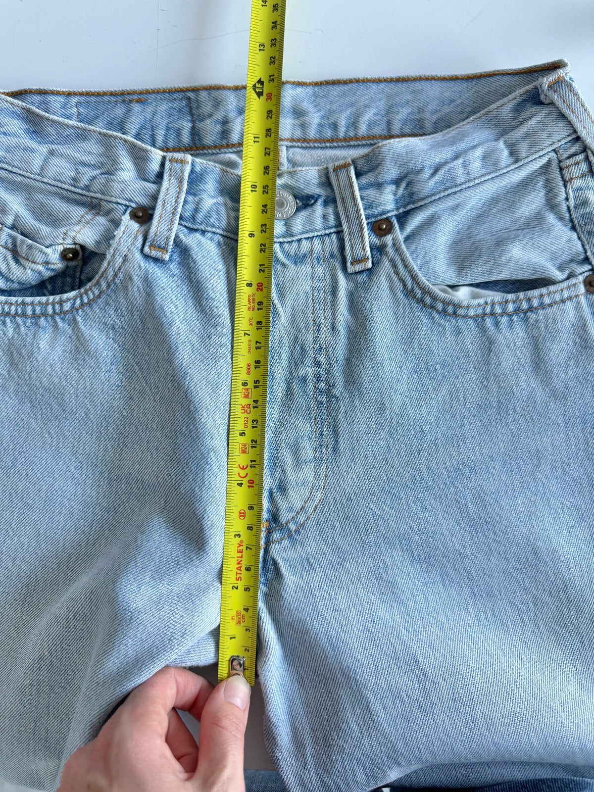 W25 L27 vintage Levis 501 light blue faded 24/25” measured waist 90s levis 501s