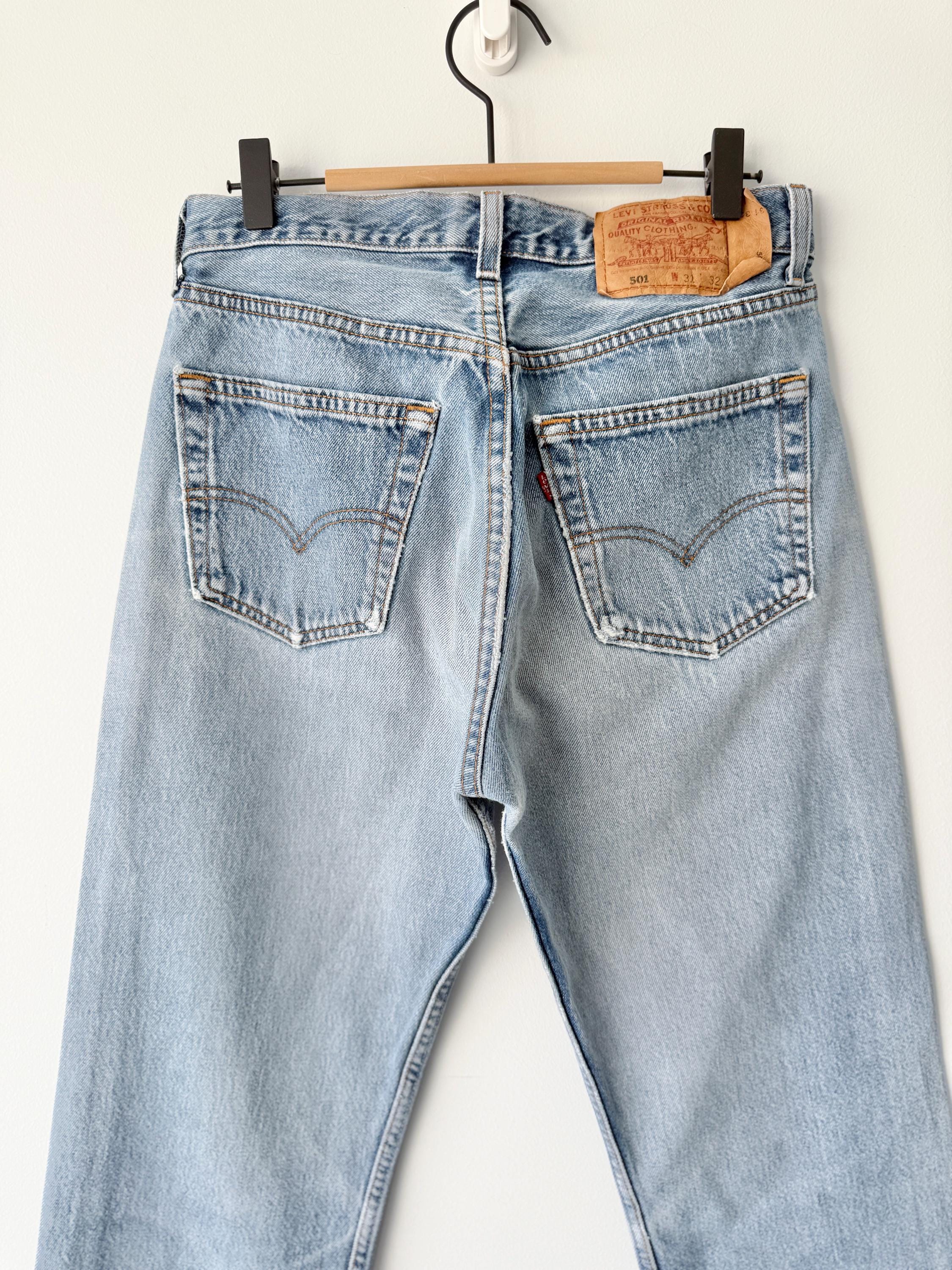 W29 L31 vintage Levis 501 28-29” measured waist faded medium blue made in USA 90s
