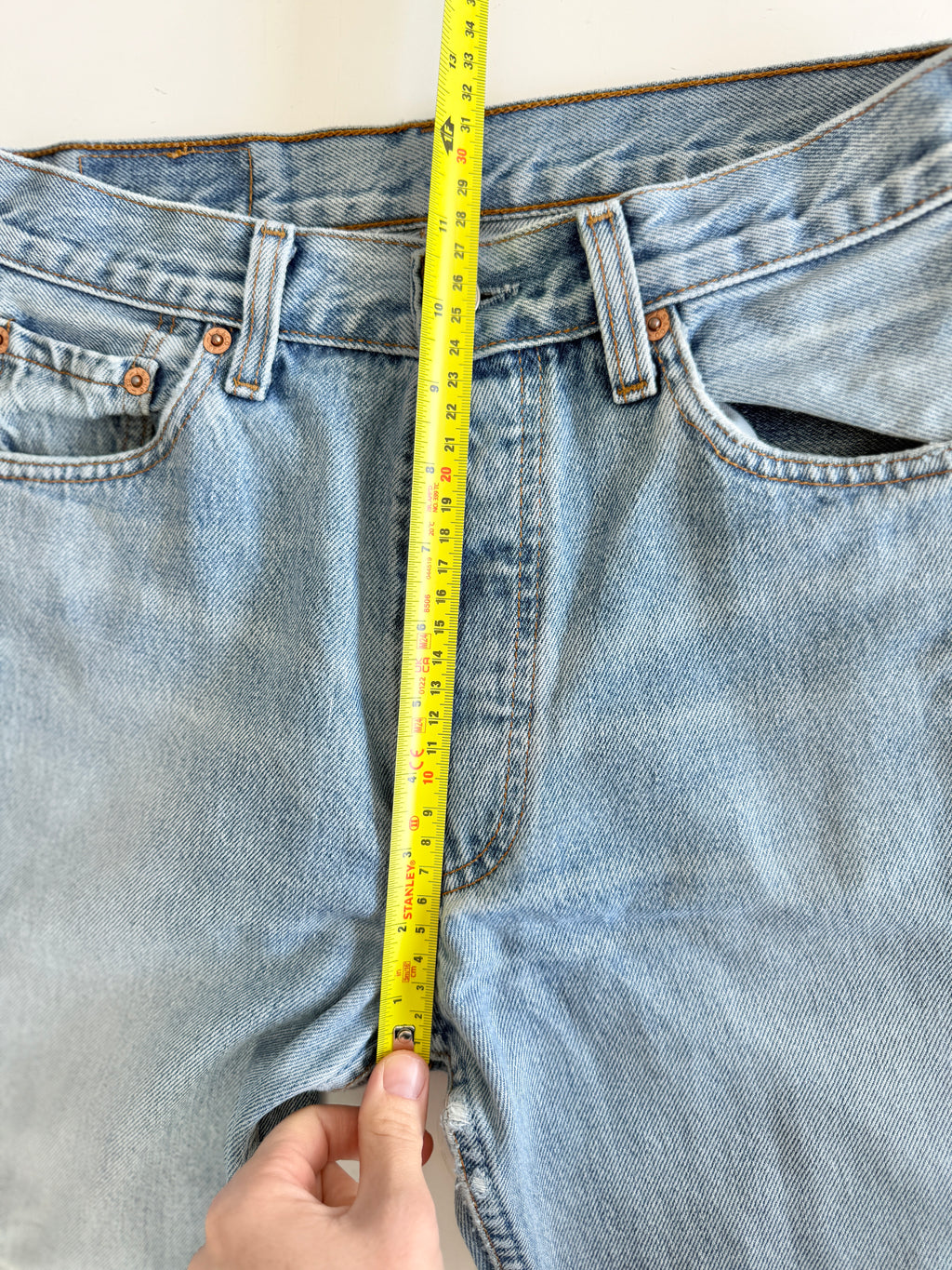 W27 L31 vintage Levis 501 26-27” measured light blue 90s denim Levi’s 501s