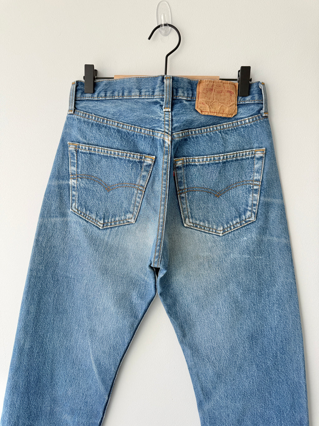 W28 L33 vintage Levis 501s 27/28” measured dark fade blue 501s 90s USA