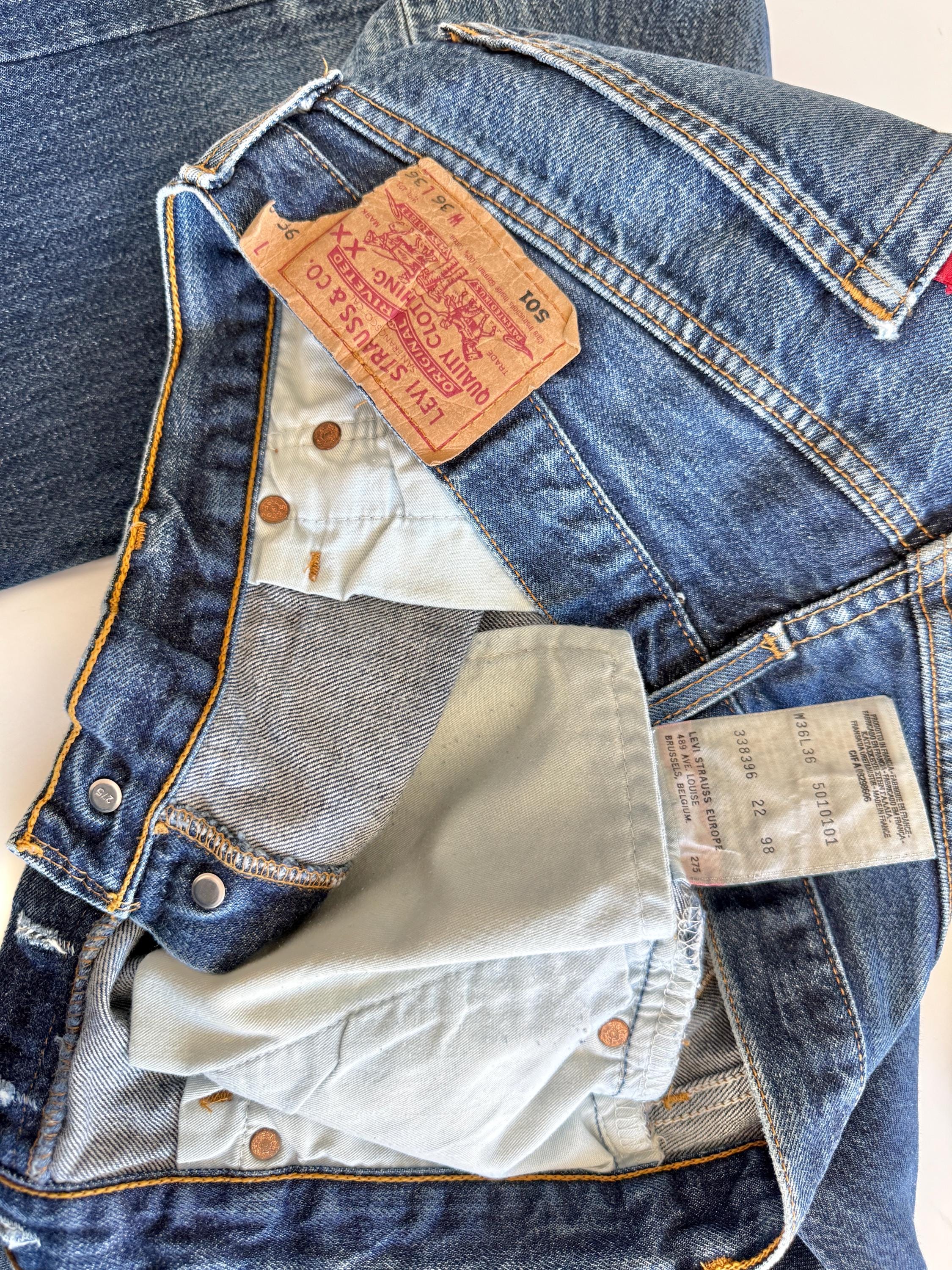 W34 L27 vintage Levis 501 27-28” measured medium blue made in 90s