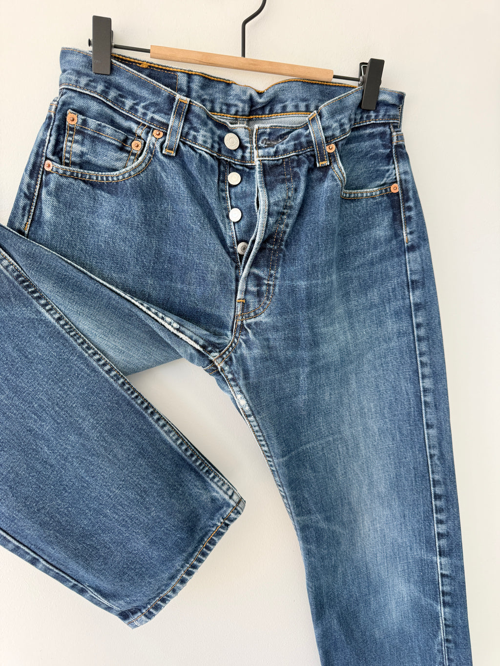 W28 L30 vintage Levis 501s 27/28” measured dark fade blue 501s Y2K