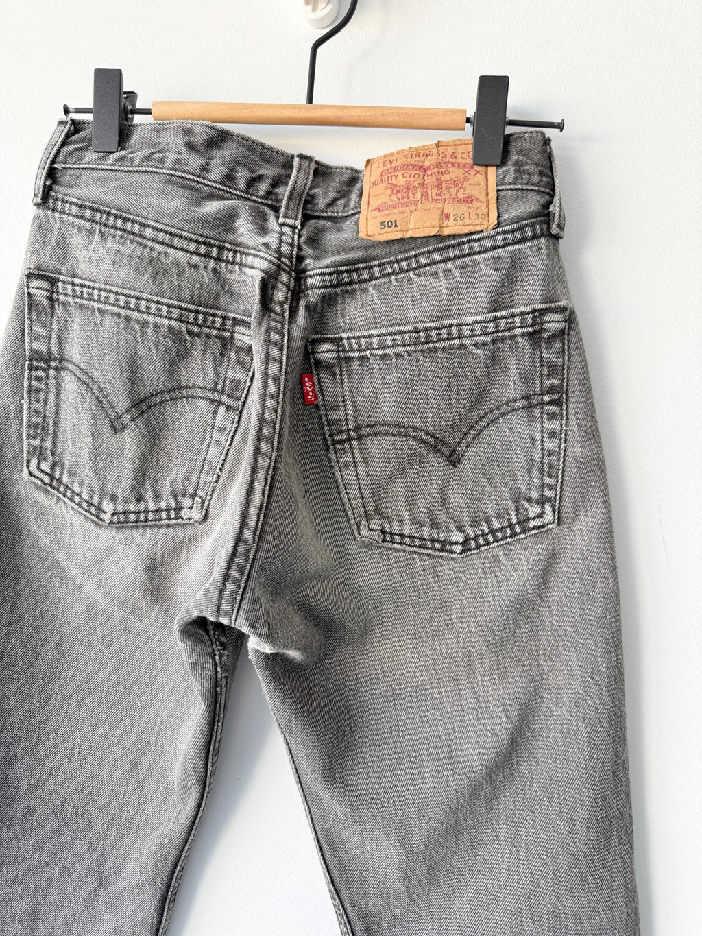 W24 L29 vintage Levis 501 23-24” measured waist black faded denim made in 90s