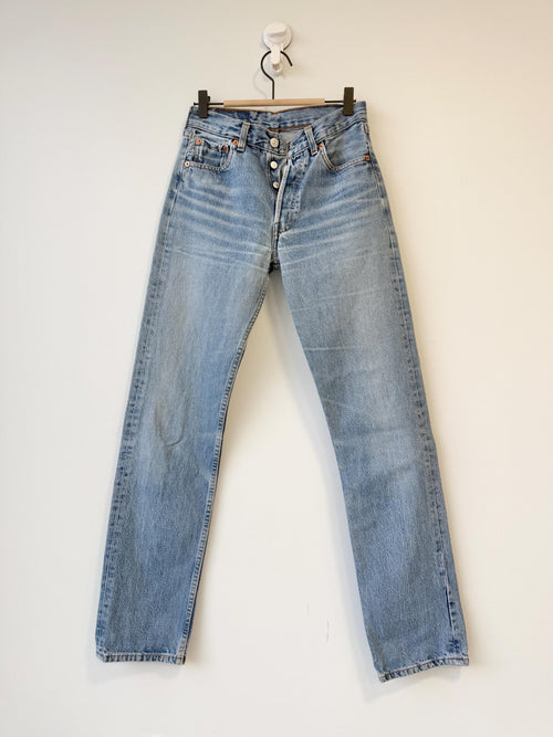 Levis 501 vintage w25 L32 medium faded whiskers blue made in Spain 501s straight leg jeans 501 25” waist (januk)