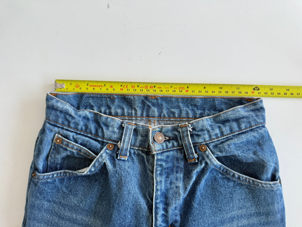 W25 L32 vintage Levis 630 02 17 dark blue fold lines  24/25” measured waist 630s USA 80s slim hips