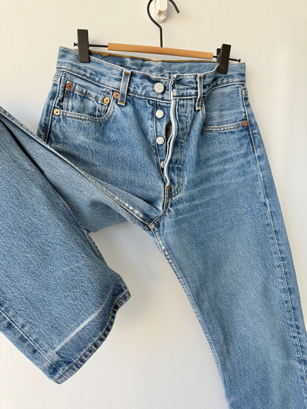 W26 L30 vintage Levis 501 25-26” medium blue 90s Levi’s 501s