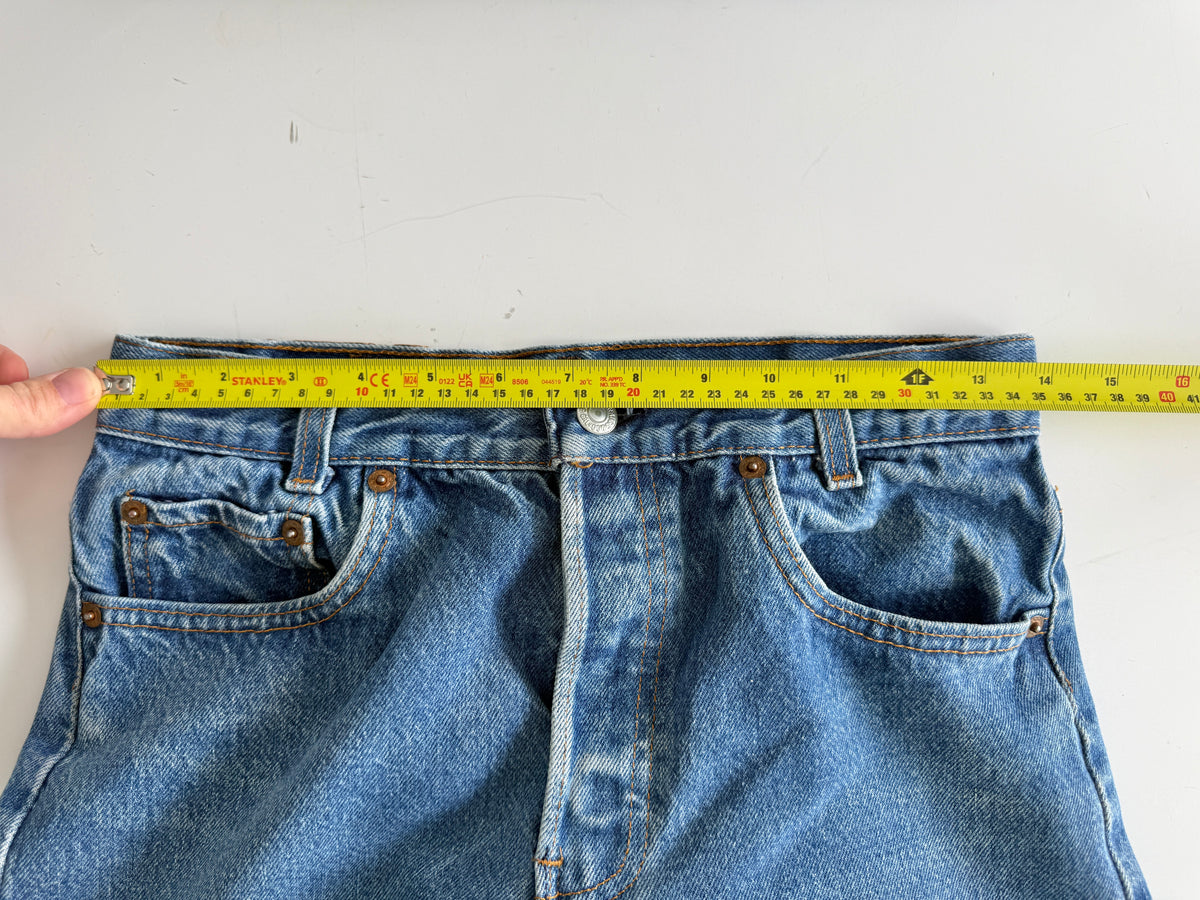 W27 L27 vintage Levis 701 0117 dark faded blue 29/30” measured waist 701 0117s 80s USA
