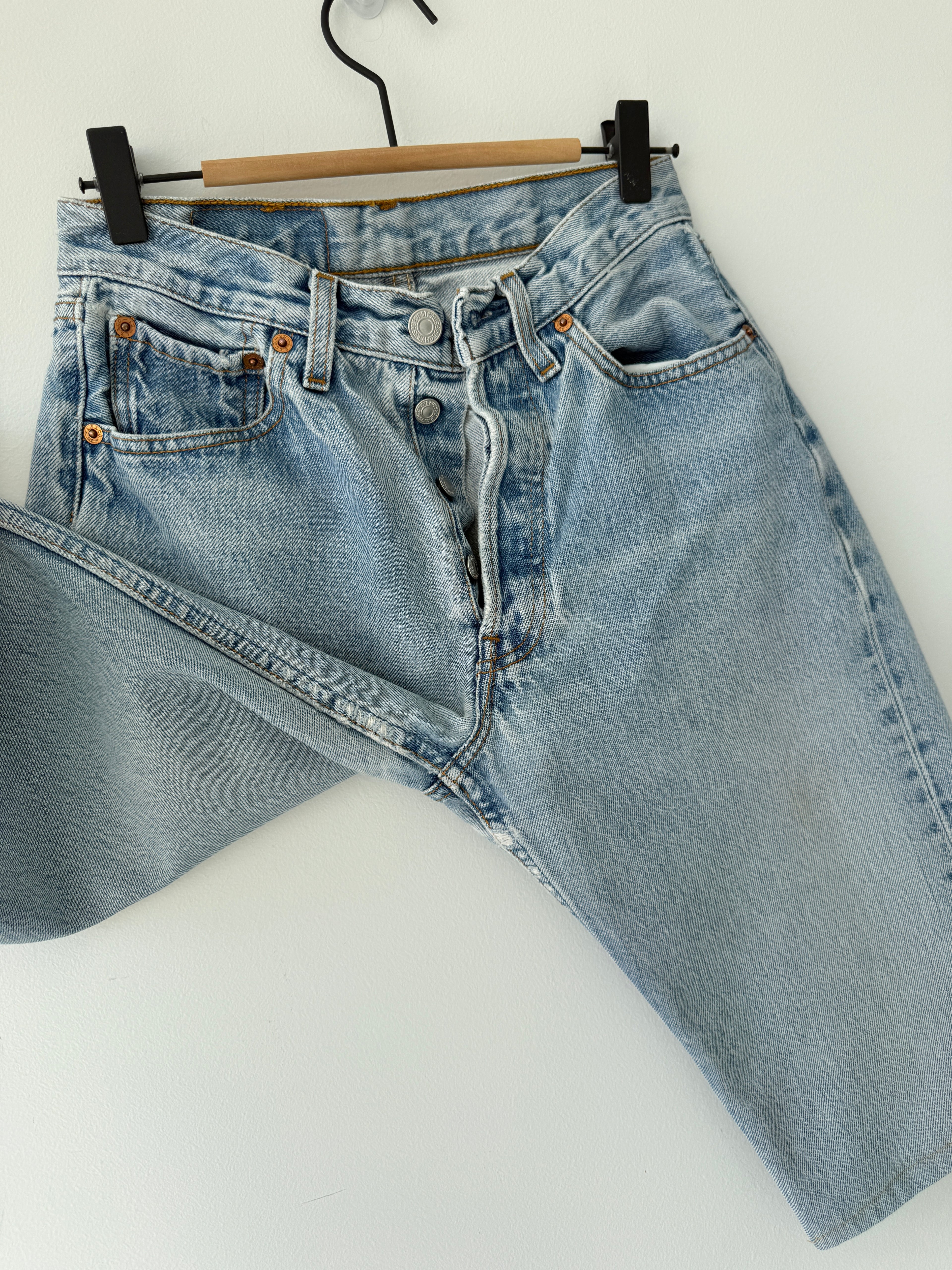 Soft shorts W25 L13 vintage Levis 501 24/25” measured waist light faded blue 501s amazing fade 90s denim