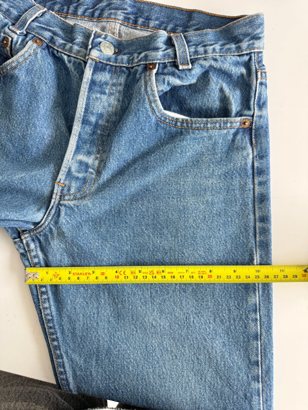 W27 L27 vintage Levis 701 0117 dark faded blue 29/30” measured waist 701 0117s 80s USA
