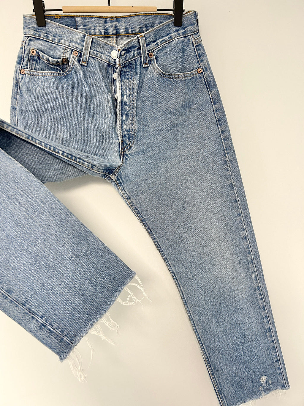 w27 L27 Levis 501 jeans medium blue Levi’s 501 vintage blue 501 vintage Levi’s made 90s made in USA