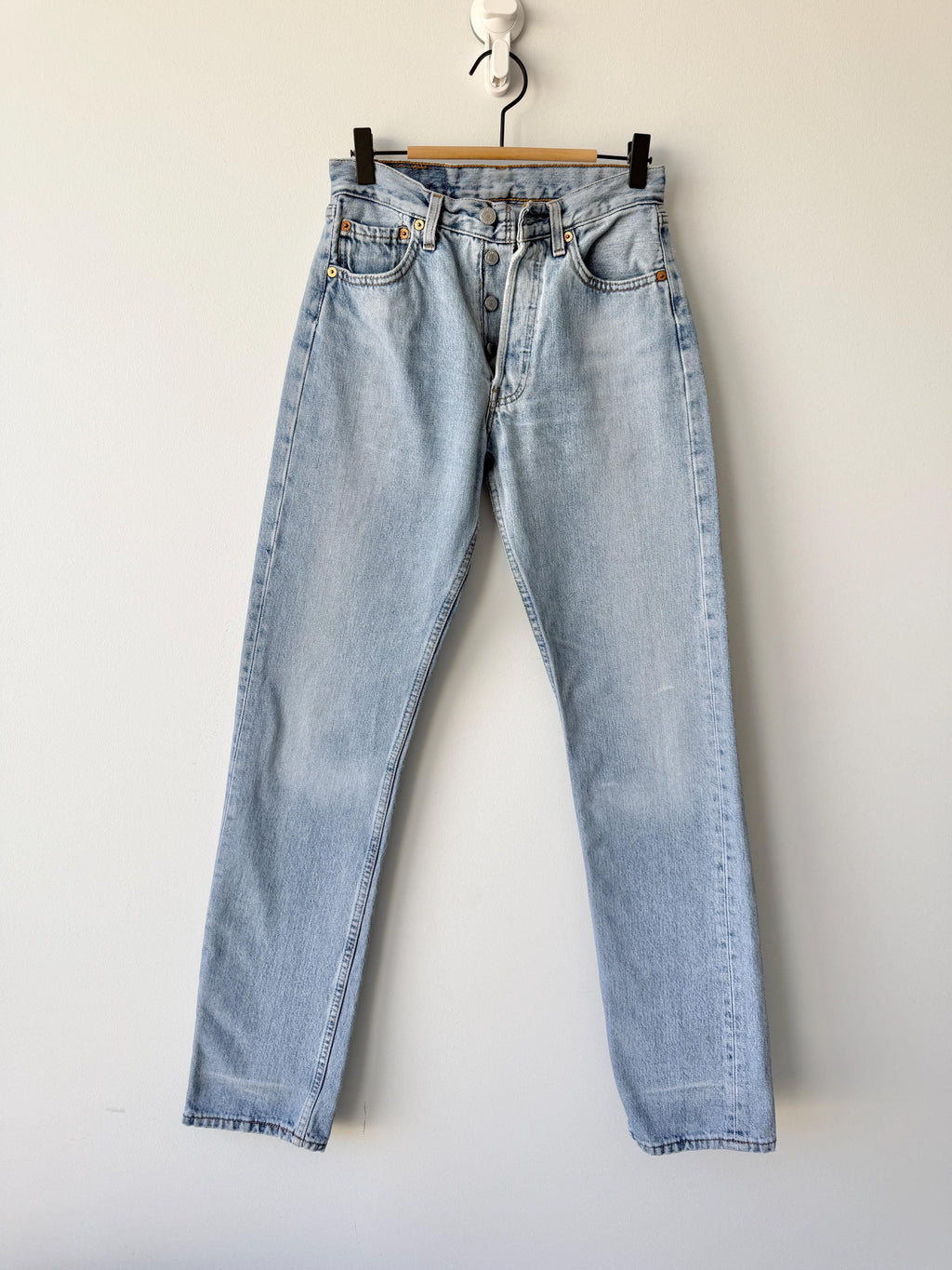 w25 L32 Vintage Levi’s 501 made in France 90s straight leg vintage levis 501