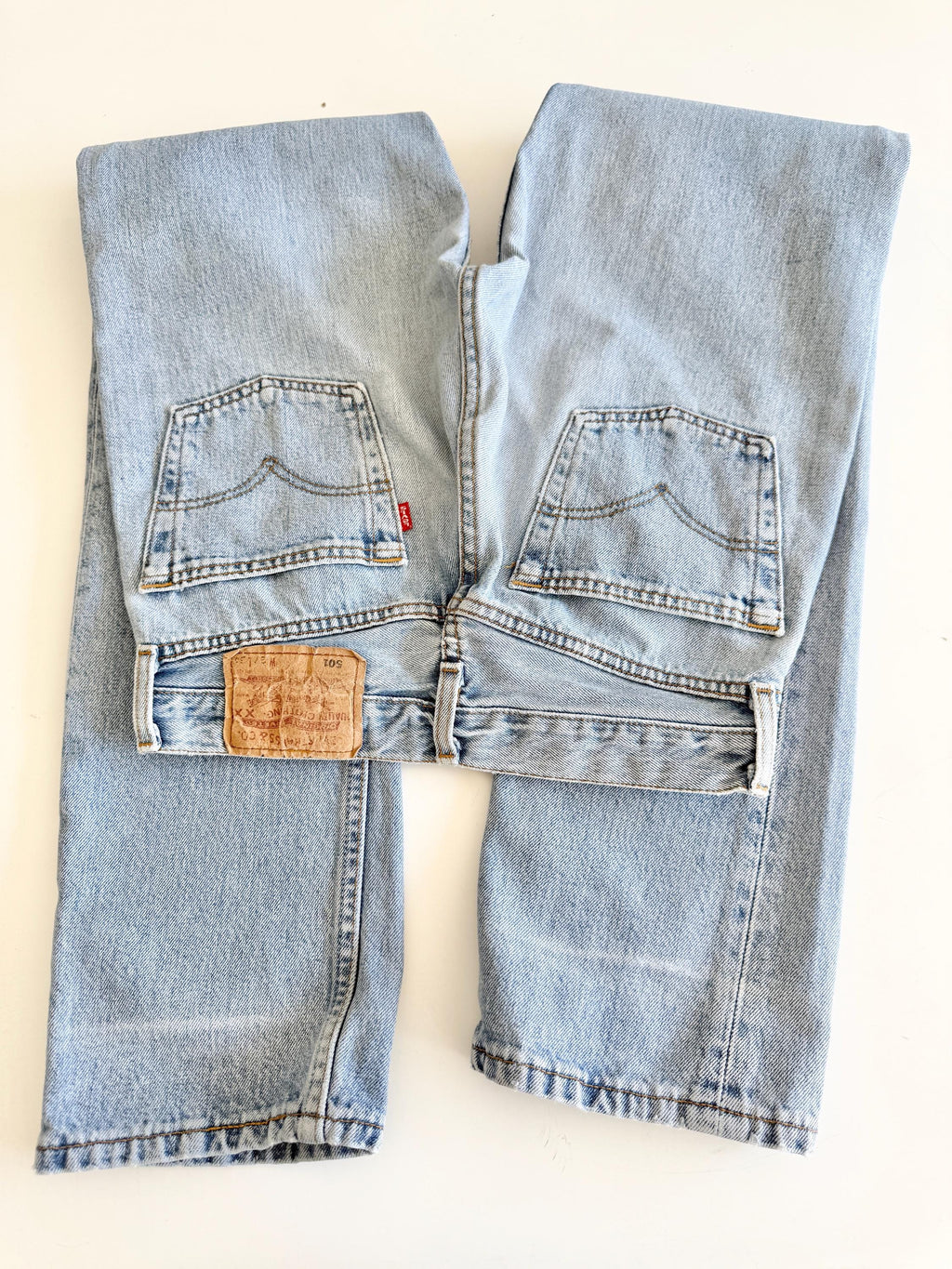 w25 L32 Vintage Levi’s 501 made in France 90s straight leg vintage levis 501