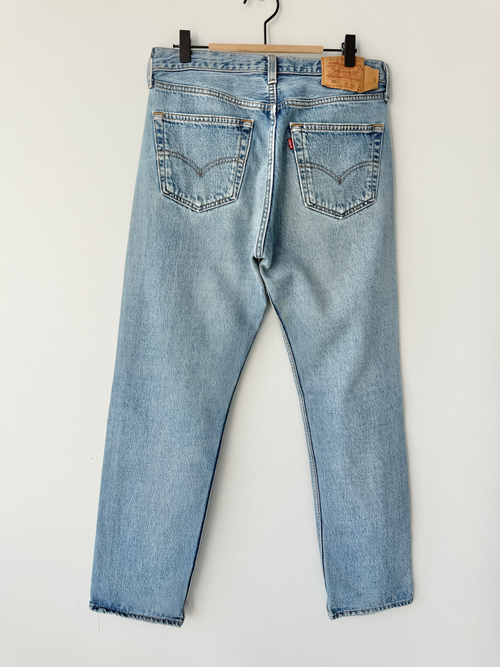 W31 L31 vintage Levis 501 medium light blue 30/31” measured waist 501s 90s USA