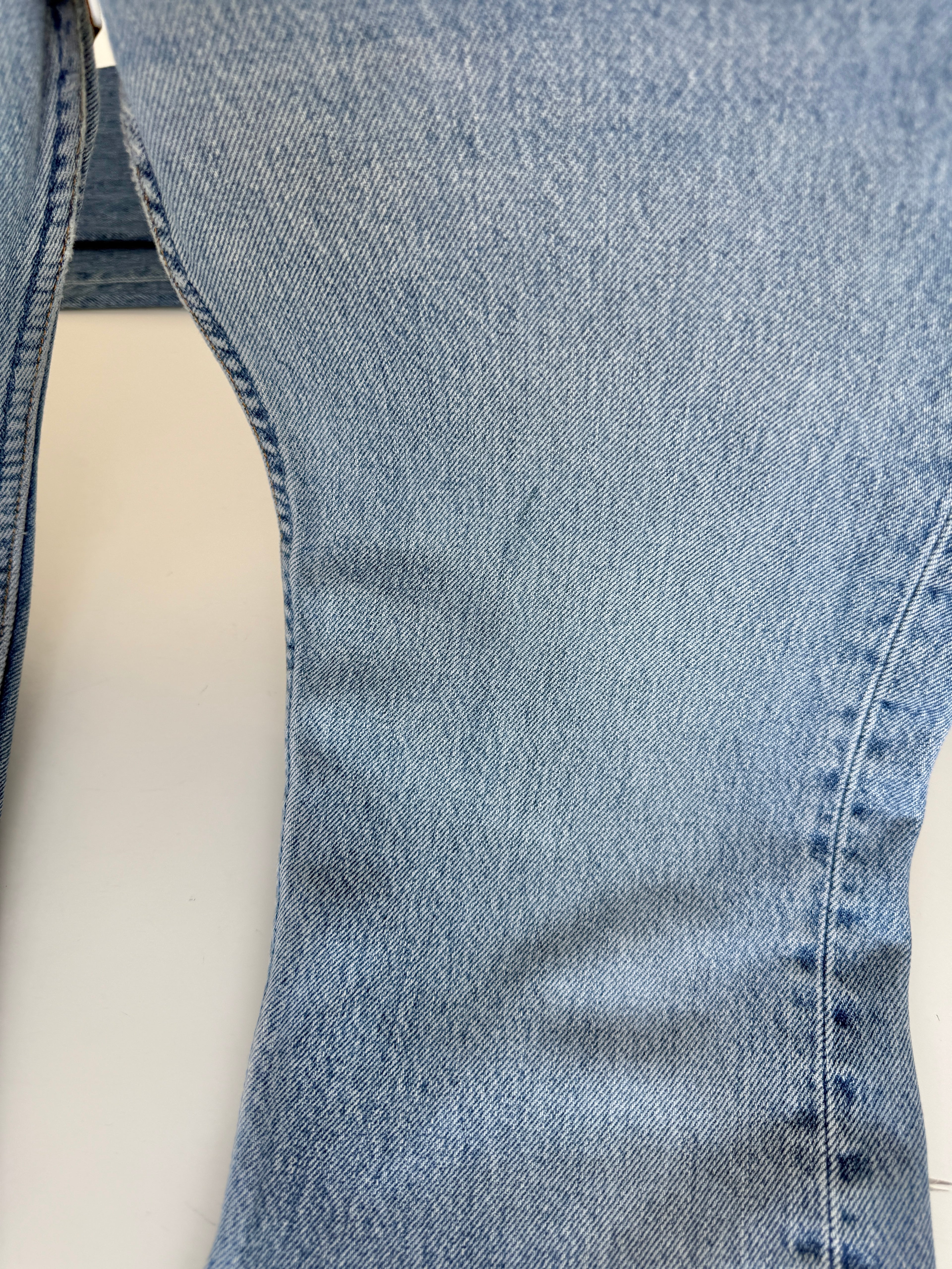 W25 L31 vintage Levis 501 24/25” measured waist medium light blue 501s 90s  USA nl