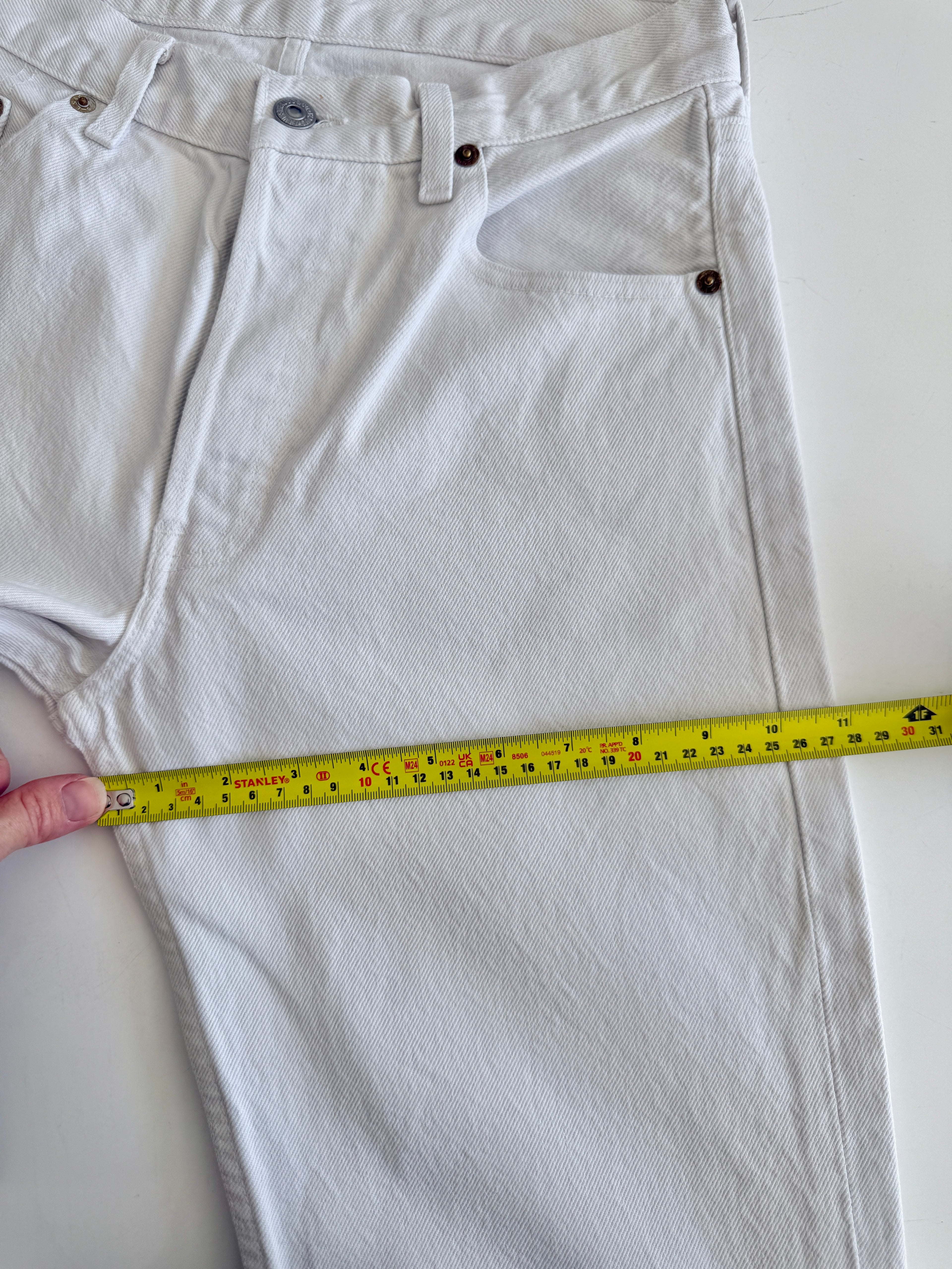 W28 L30 white vintage Levis 501 27/28” measured waist white 90s/80s 501s
