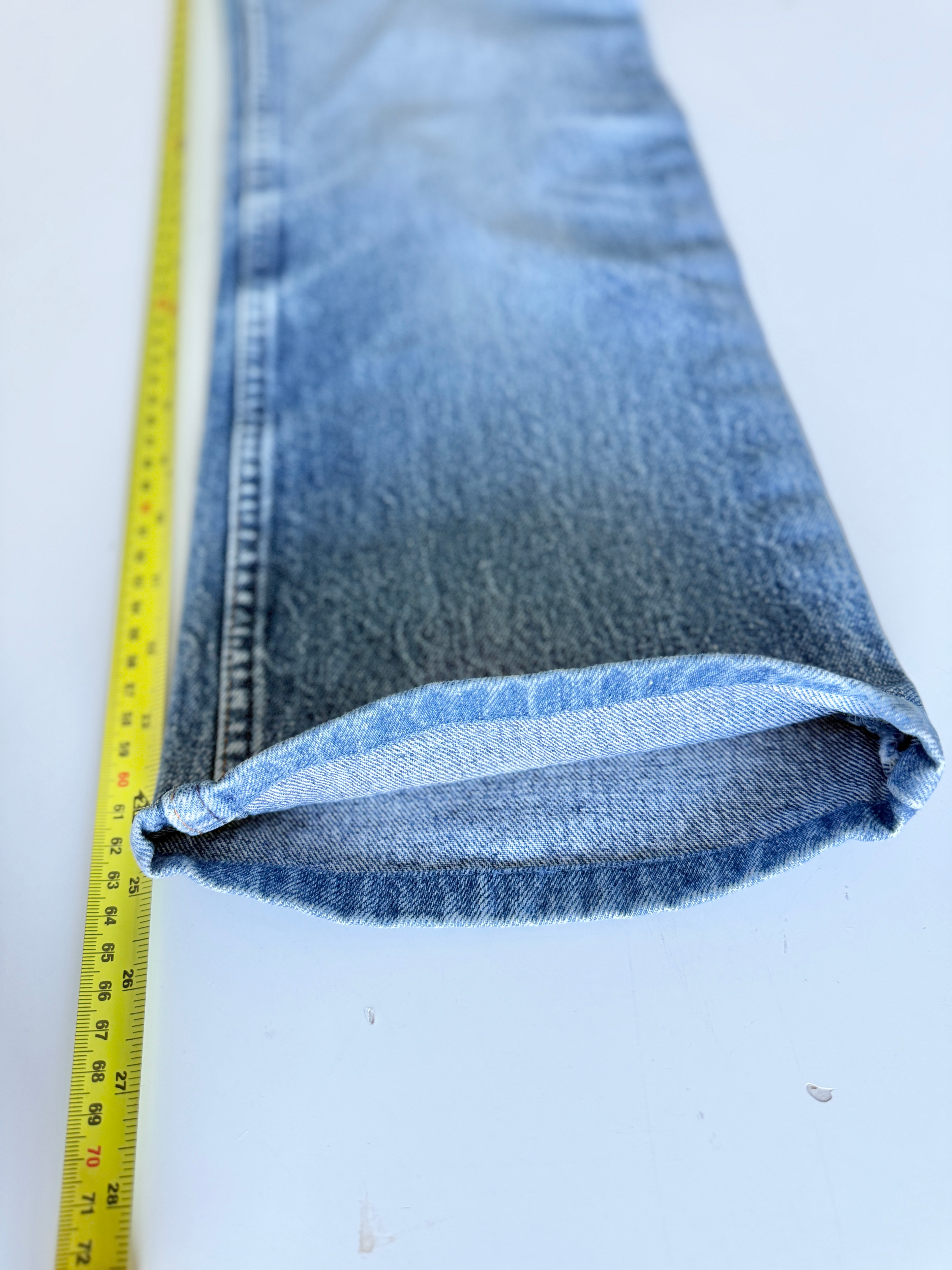 W24 L26 vintage Levis 24/25” measured whiskers denim medium faded blue 70s/80’s levi’s
