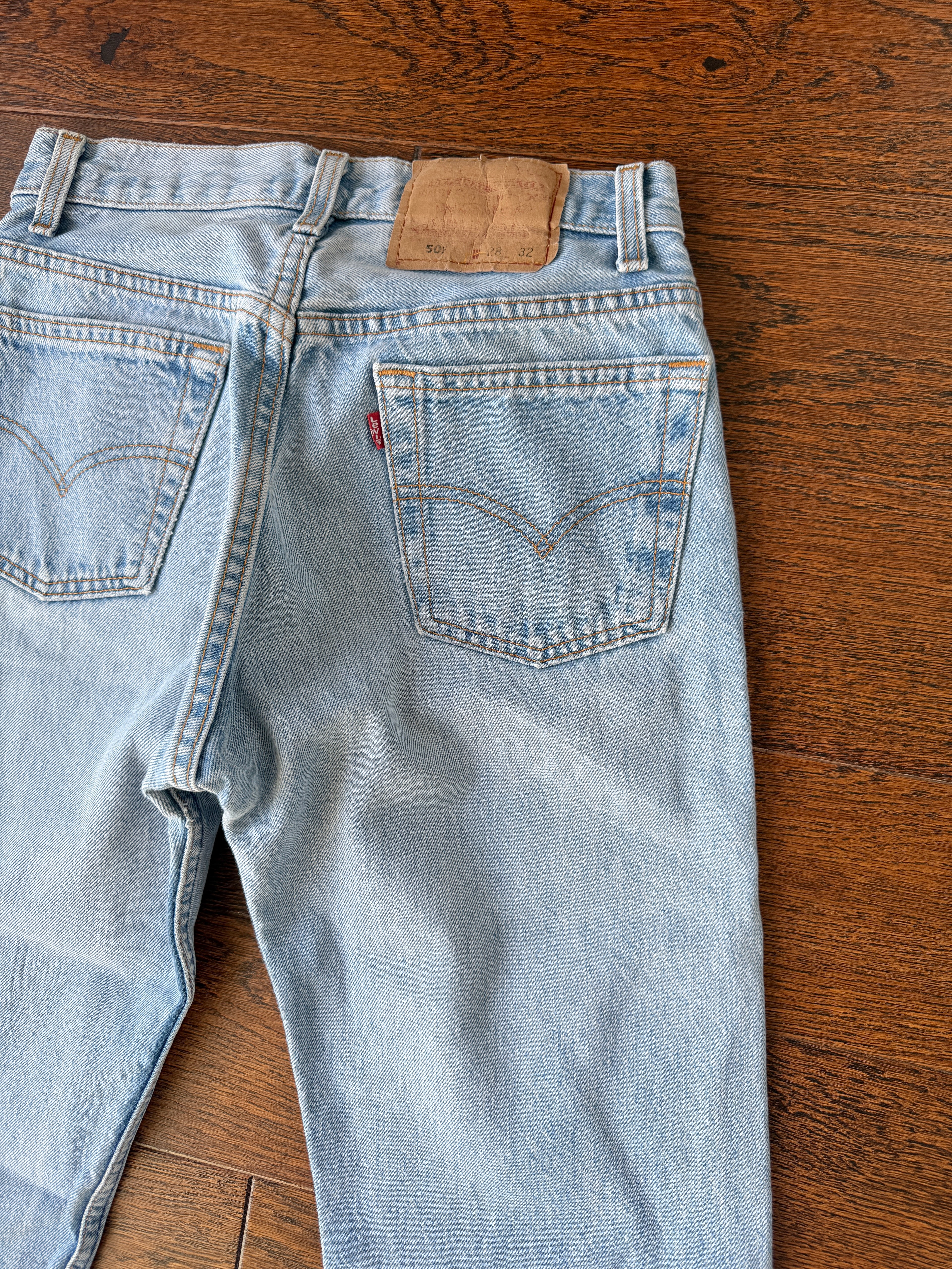 W26 L30 vintage Levis 501 25-26” measured light faded blue 90s USA Levi’s 501s