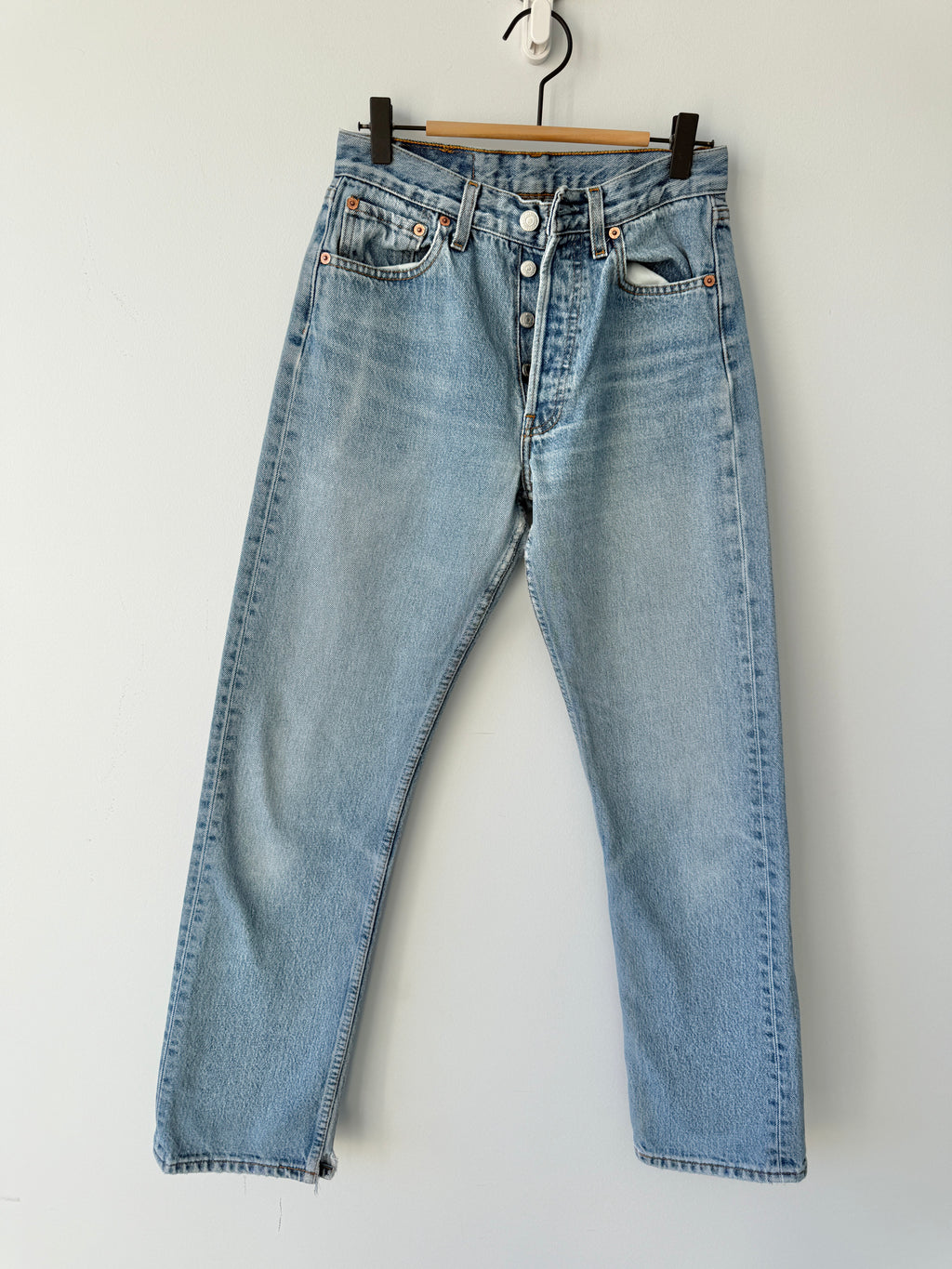 W25 L29 vintage Levis 501 24/25” measured denim medium faded blue 90’s levi’s 501s
