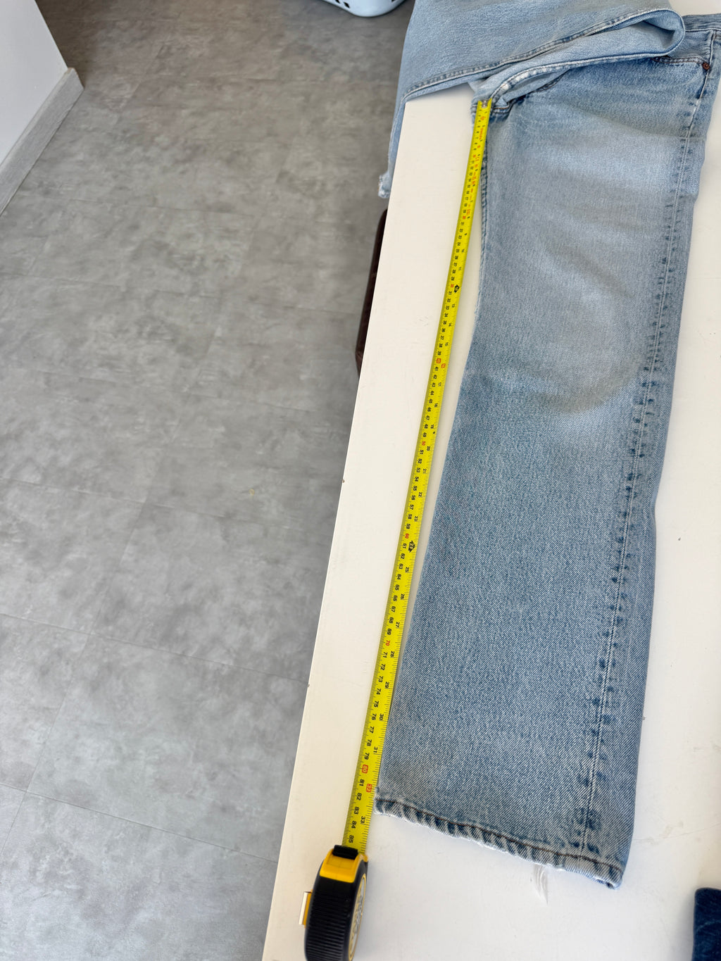 Soft W27 L32 vintage Levis 501s 26/27” measured light blue faded 90s USA 501s slim hips