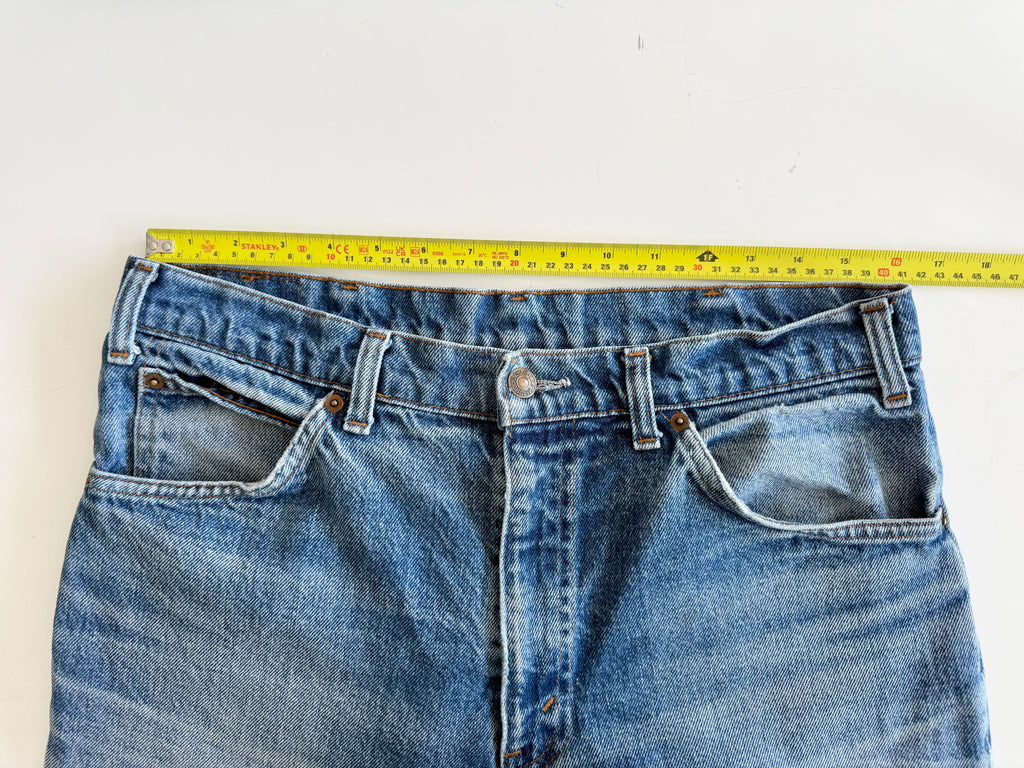W33 L32 vintage Levis dark faded blue 32/33” measured waist late 80s levis orange tag