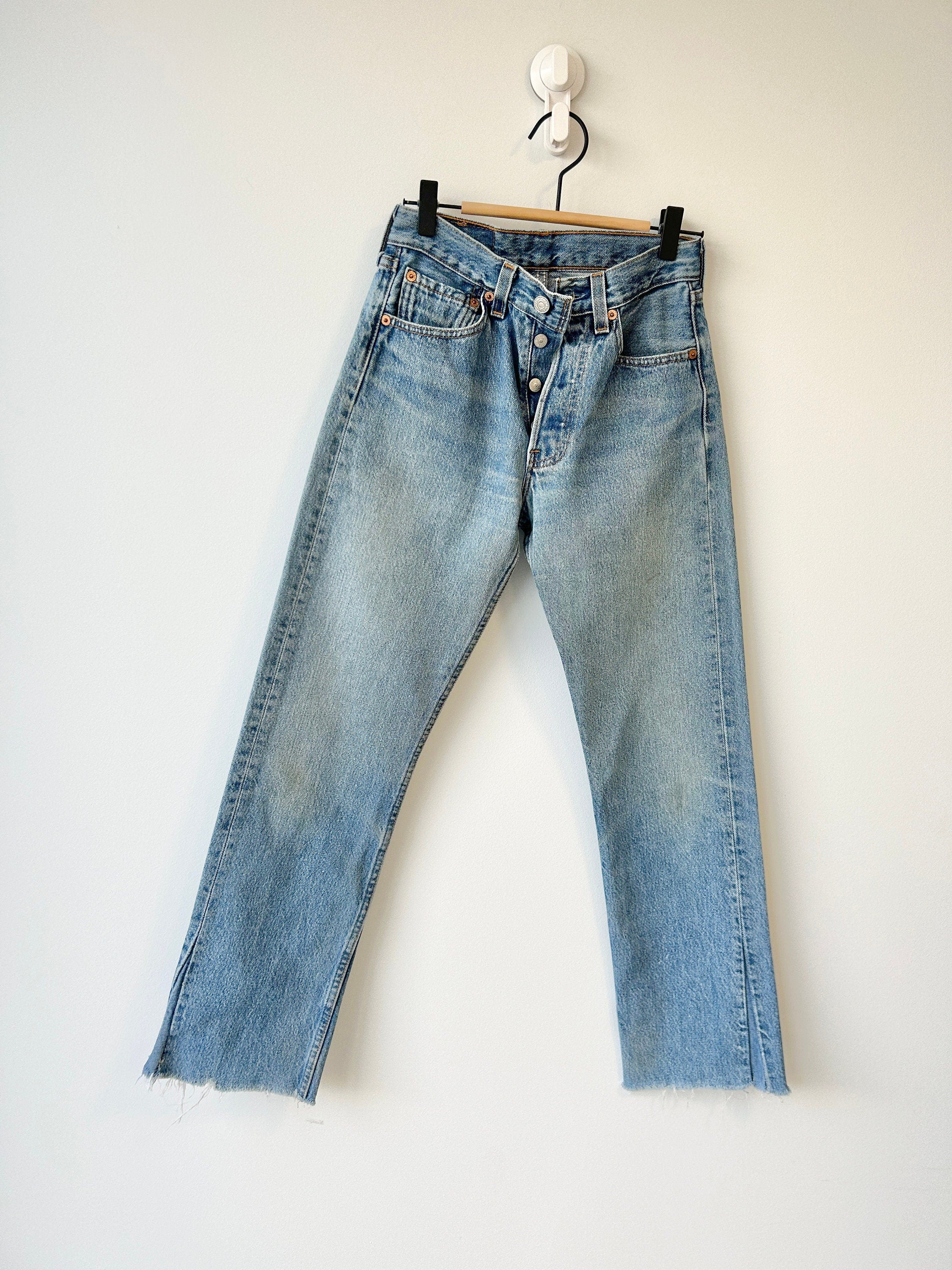 W25 L29 Levis 501 vintage soft worn denim straight leg 501 made in 90s vintage blue 501 vintage Levi’s England