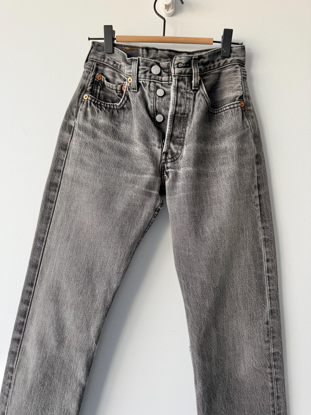W24 L29 vintage Levis 501 23-24” measured waist black faded denim made in 90s