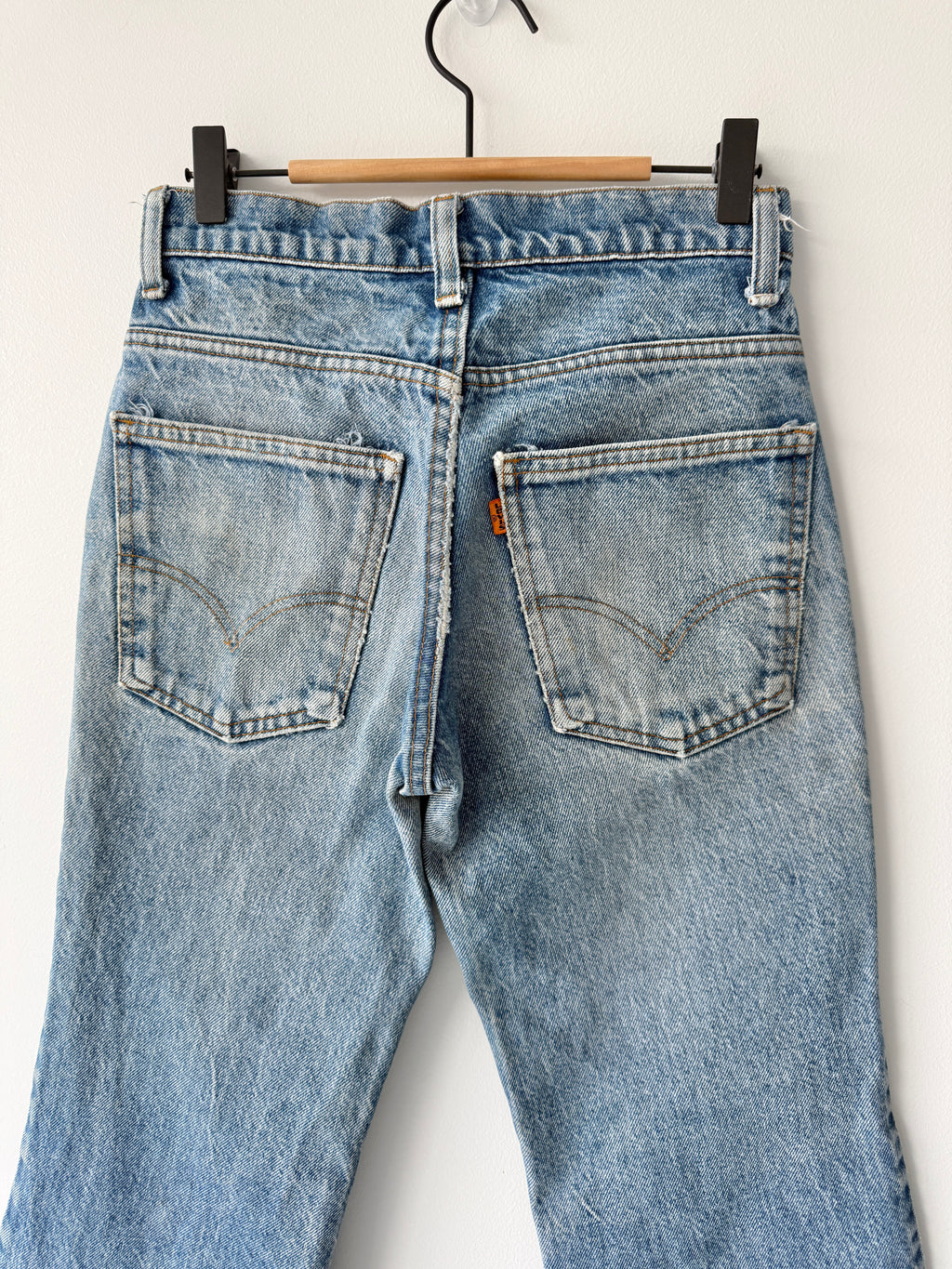 W26 L29 vintage Levis 684 26” measured waist faded blue 684s USA 70s