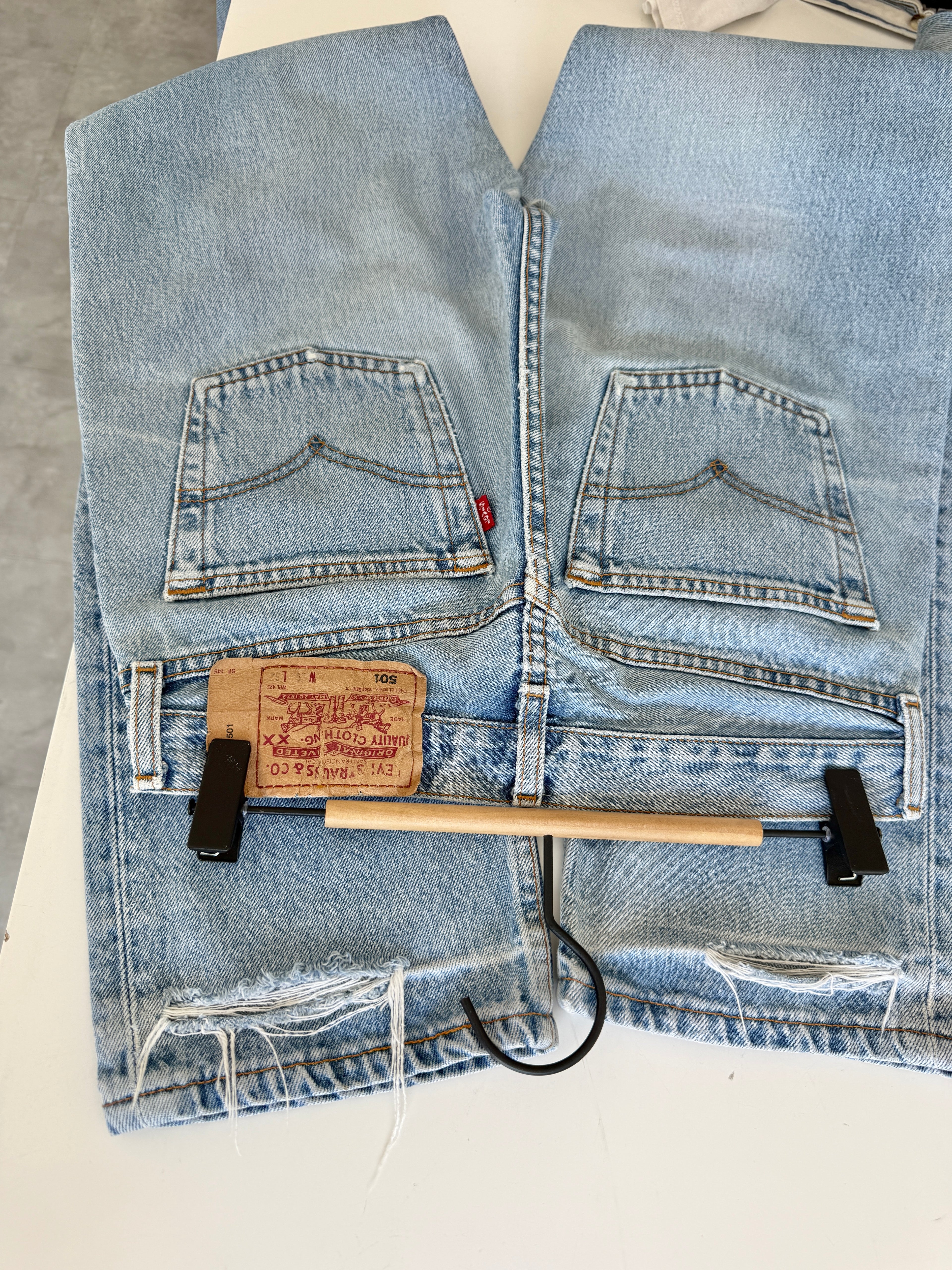 W27 L31 vintage Levis 501 26/27” measured waist medium light blue 501s Y2K nl