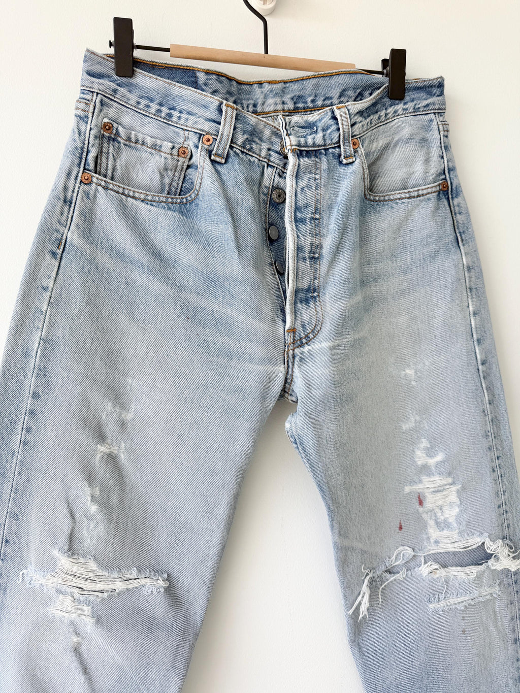 W31 L29 Levis 501 vintage 30-31” waist light faded blue distressed 501s made in Canada 90s