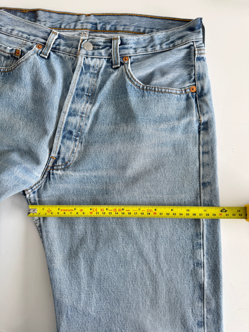 W31 L29 vintage Levis 501 31” measured unique faded blue denim 90s Levi’s 501s