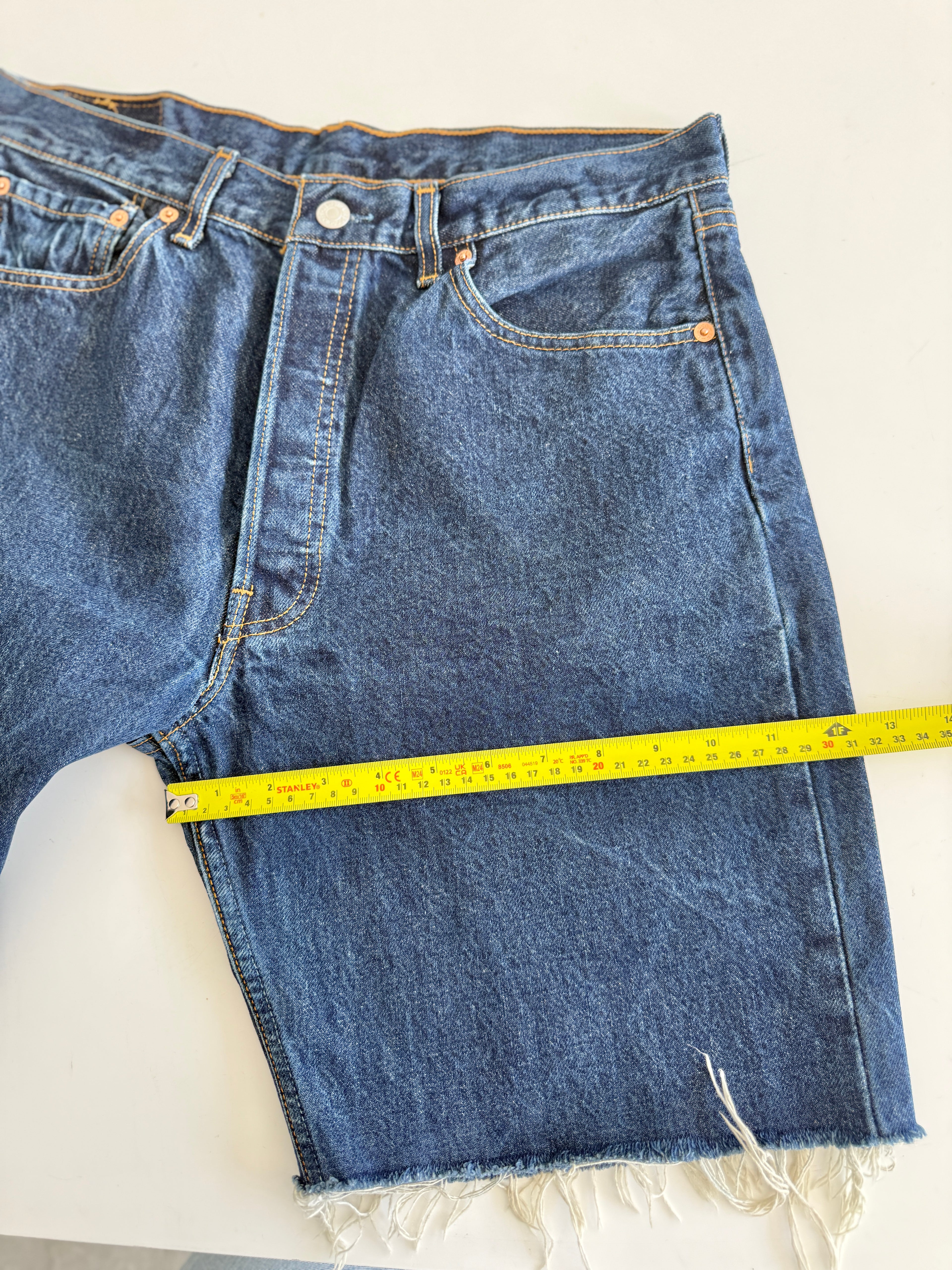 W32 L vintage Levis 501 31-32” measured dark raw blue Y2K denim shorts Levi’s 501s