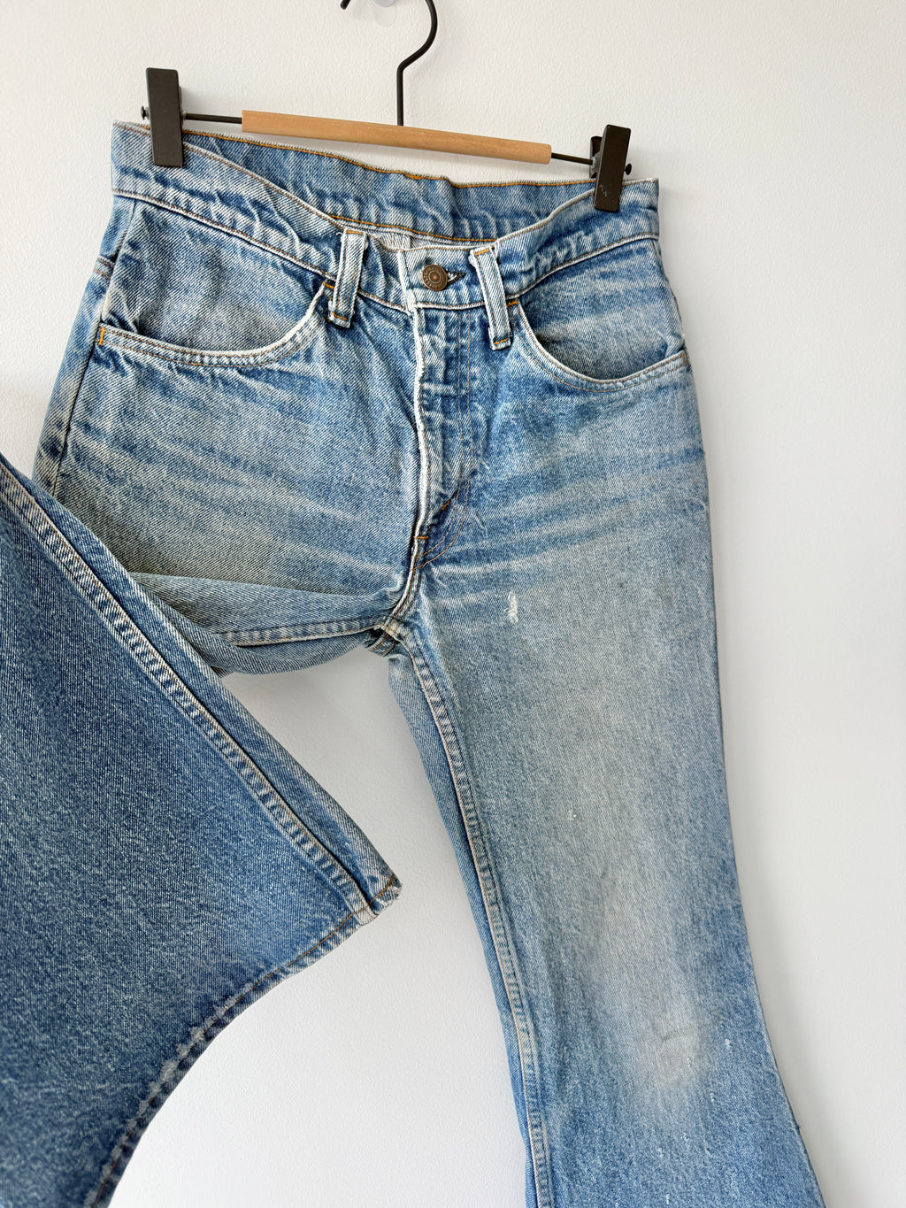 W26 L29 vintage Levis 684 26” measured waist faded blue 684s USA 70s
