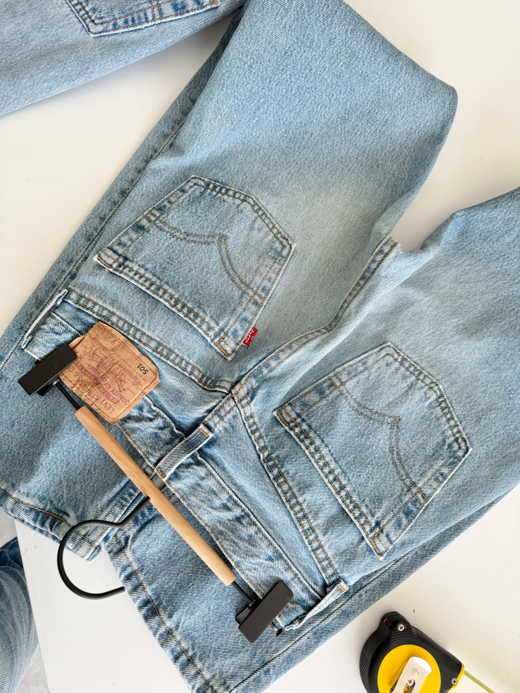 W26 L31 vintage Levis 501 24-26” measured medium blue 90s Levi’s 501s USA