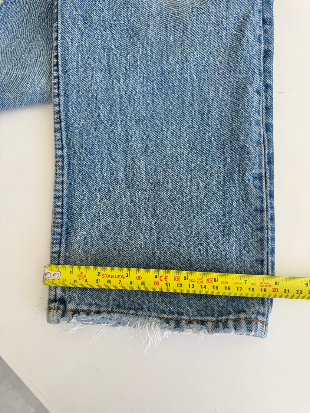 W27 L30 vintage Levis 701s 26/27” measured waist medium faded blue USA 80s 701s