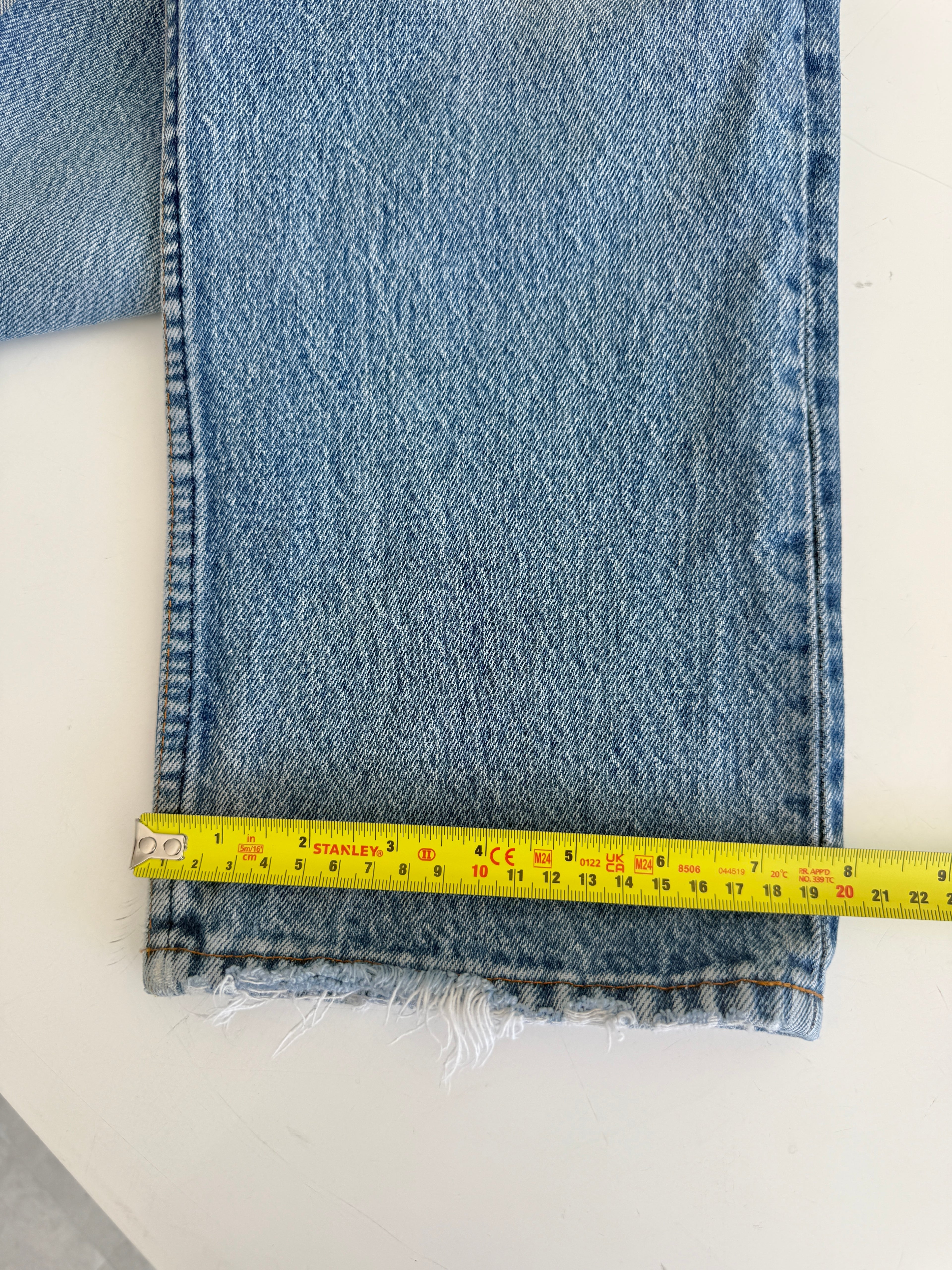 W27 L30 vintage Levis 701s 26/27” measured waist medium faded blue USA 80s 701s
