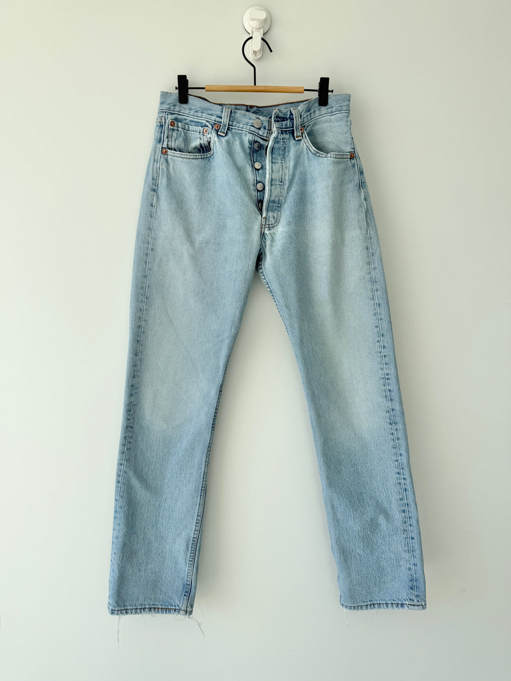 W29 L30 vintage Levis 501 28/29” measured light faded blue denim Levi’s 501s USA