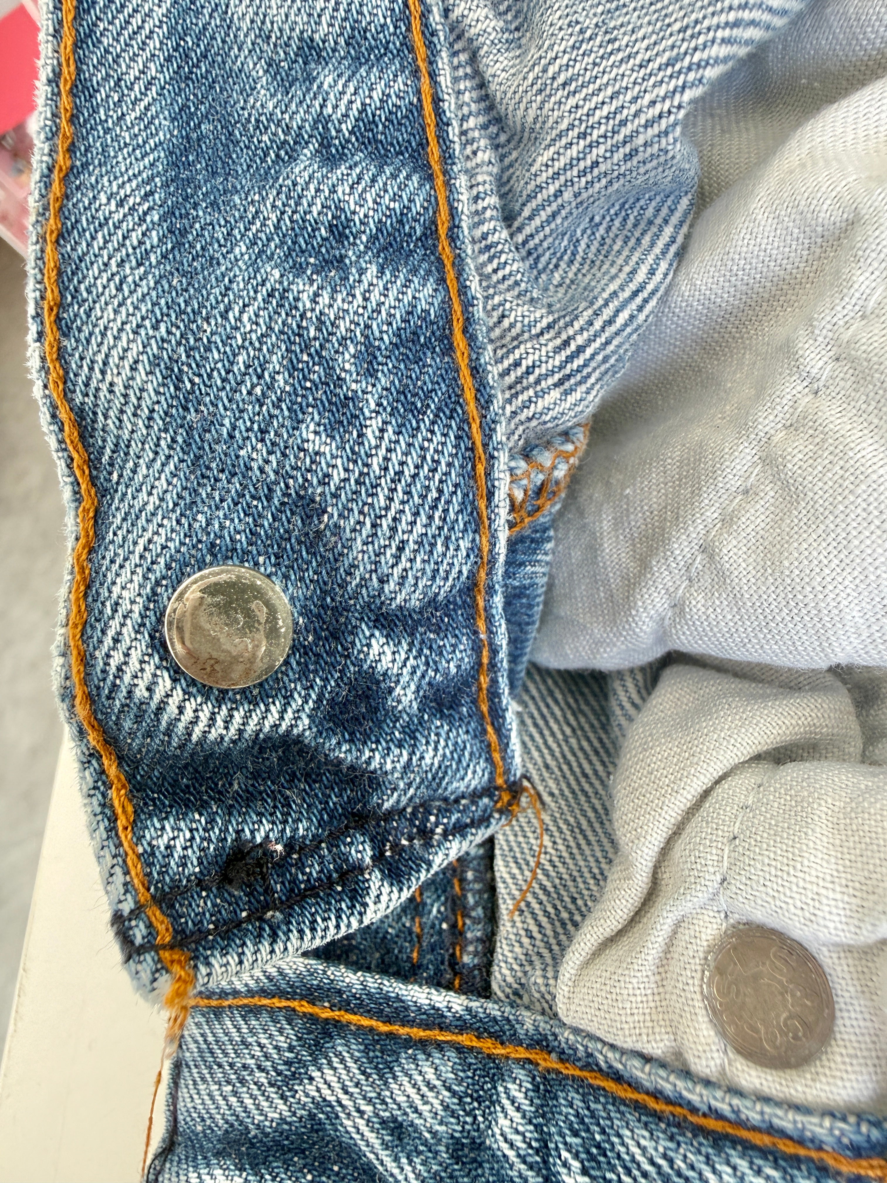 W27 L30 vintage Levis 701s 26/27” measured waist medium faded blue USA 80s 701s