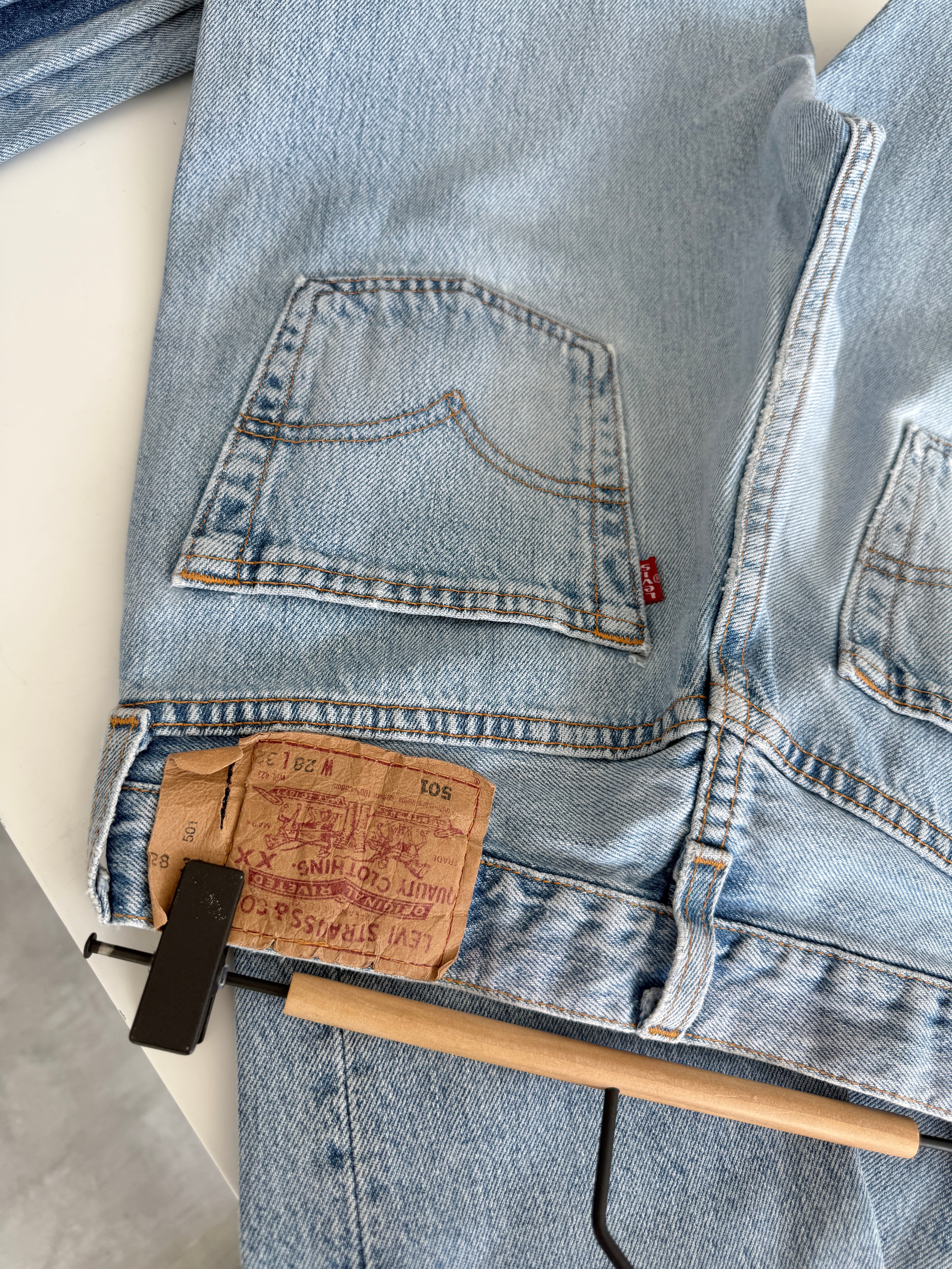 Soft W27 L31 vintage Levis 501 26/27” measured waist light blue 501s made in 90s USA