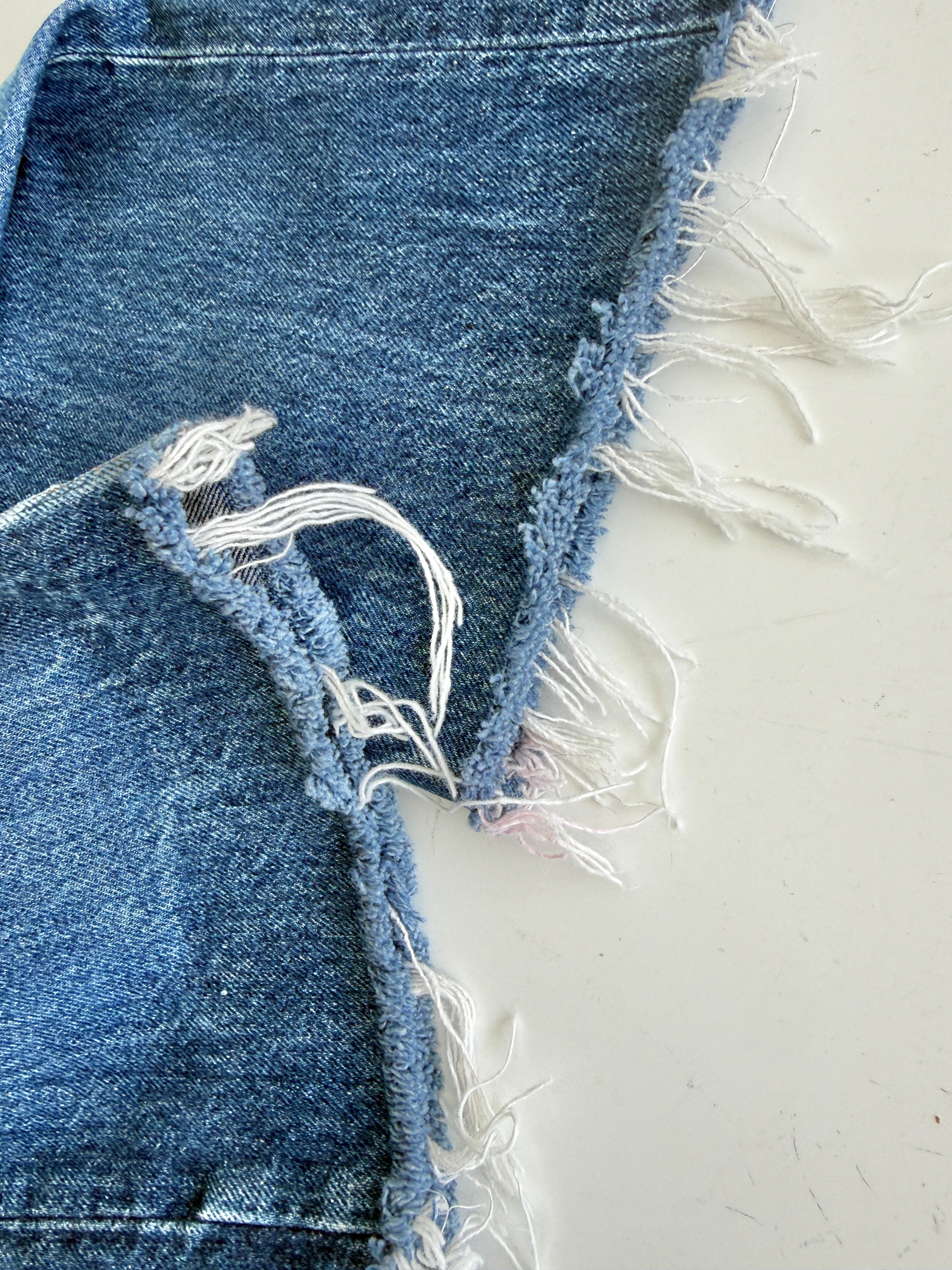 W28 L26 vintage Levis 501s 28” dark raw blue faded blue Levi’s 501 student fit early 90s