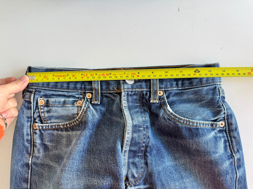 W27 L30 vintage Levis 501 dark blue 25/27” measured waist Y2K levis 501s