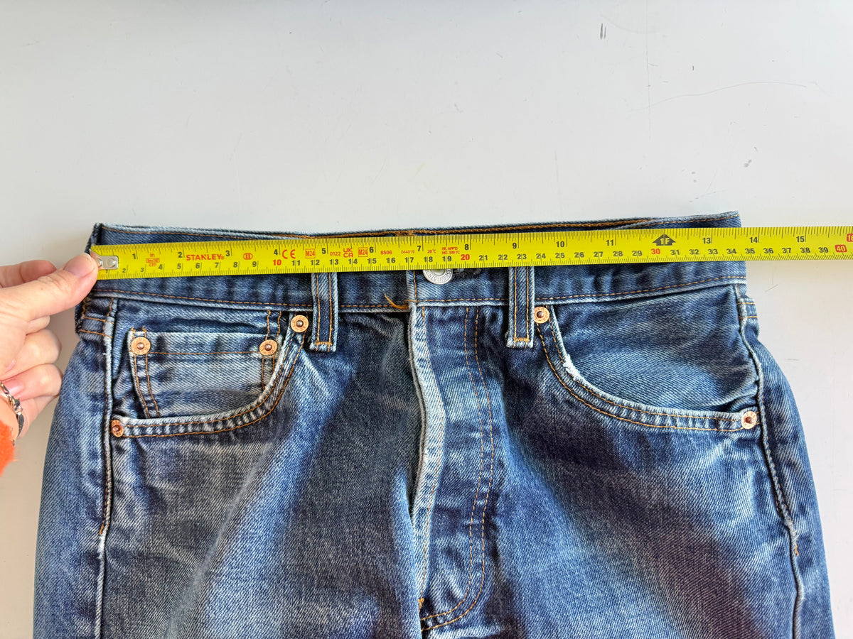 W27 L30 vintage Levis 501 dark blue 25/27” measured waist Y2K levis 501s