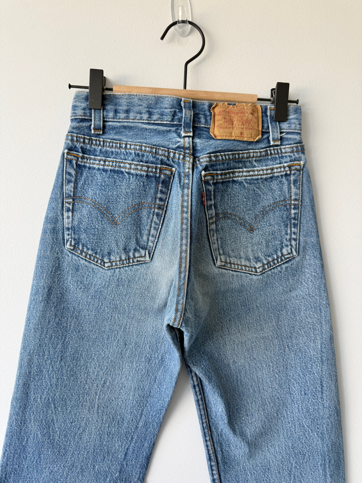 W23 L31 vintage Levis 701s 22/23” measured dark faded 701 80s USA