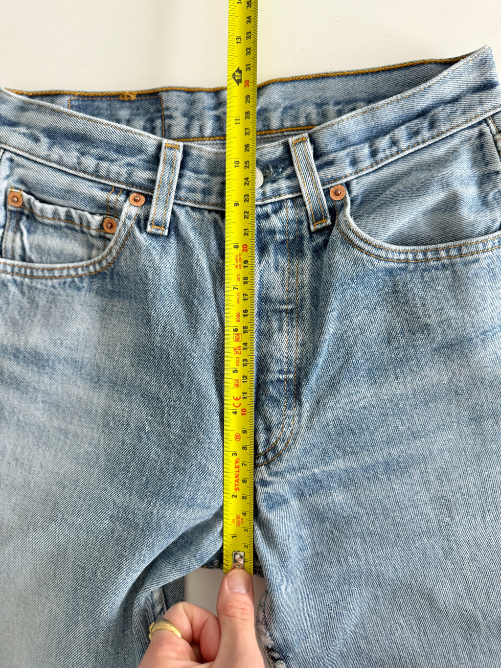 W25 L30 vintage Levis 501 24/25” measured unique faded blue denim 90s Levi’s 501s