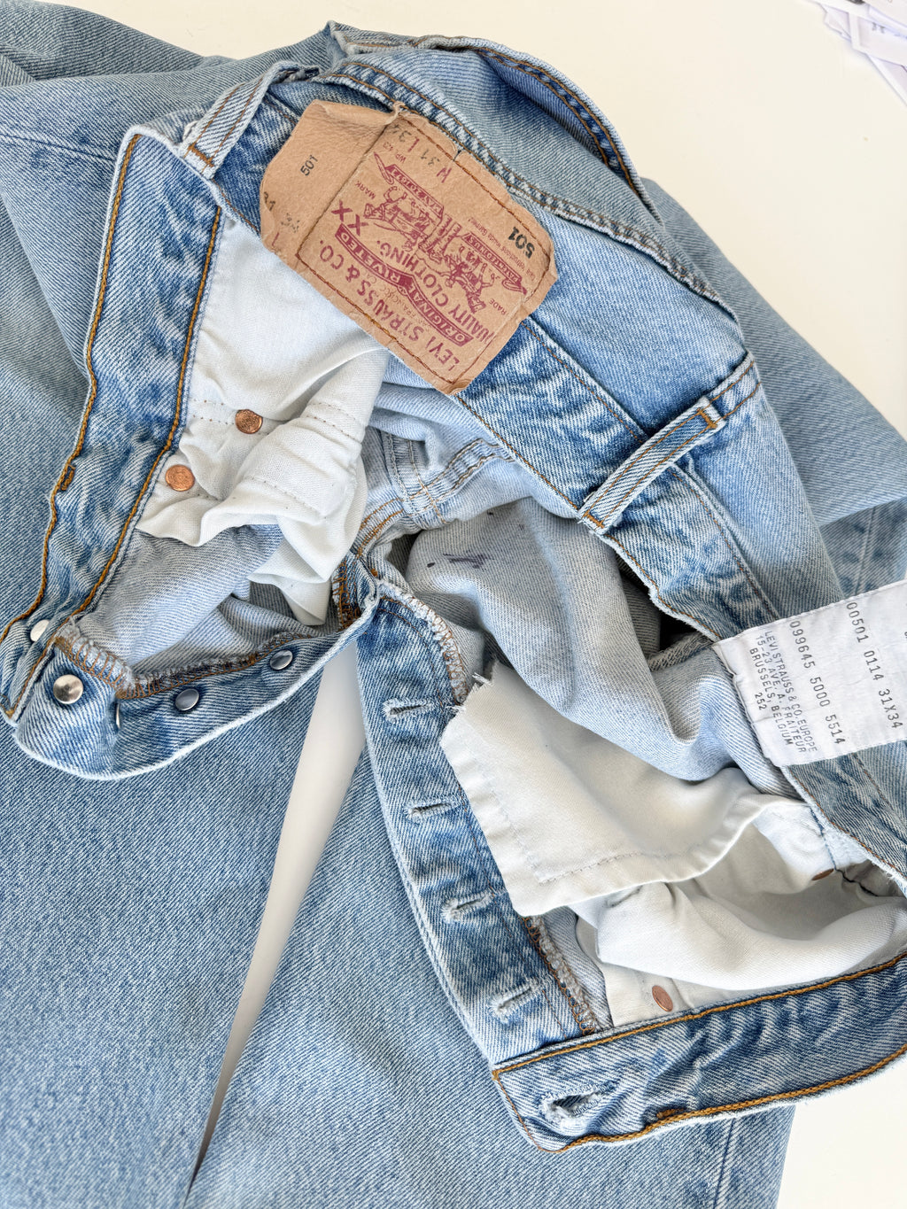 W28 L30 vintage Levis 501 27/28” light blue Levi’s 501s 90s
