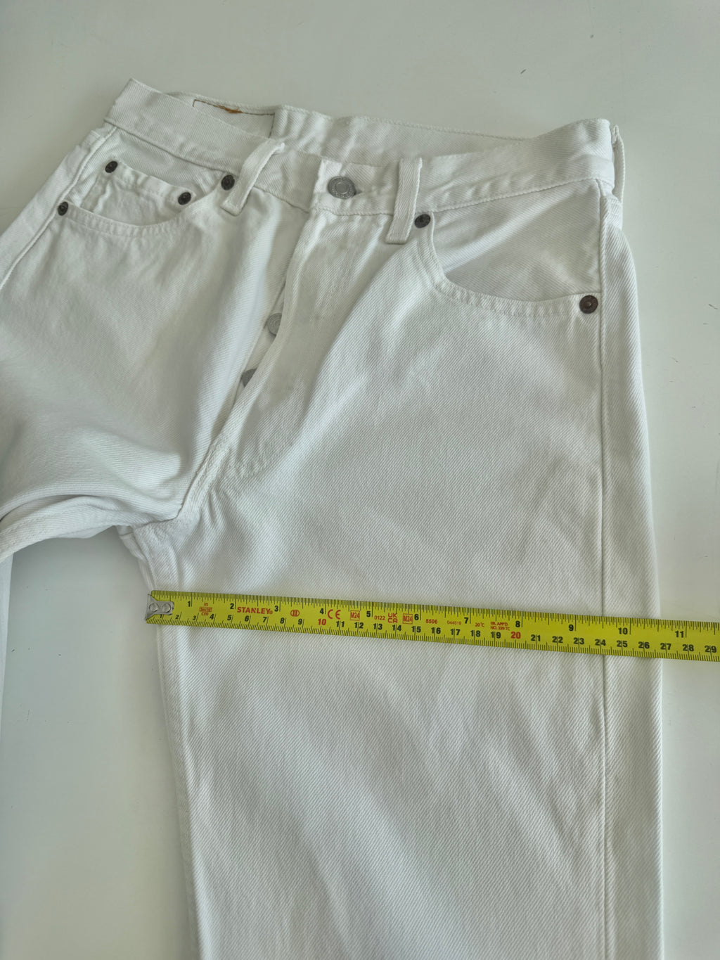 W27 L31 vintage Levis 501 26/27” measured waist white 501s 90s USA denim