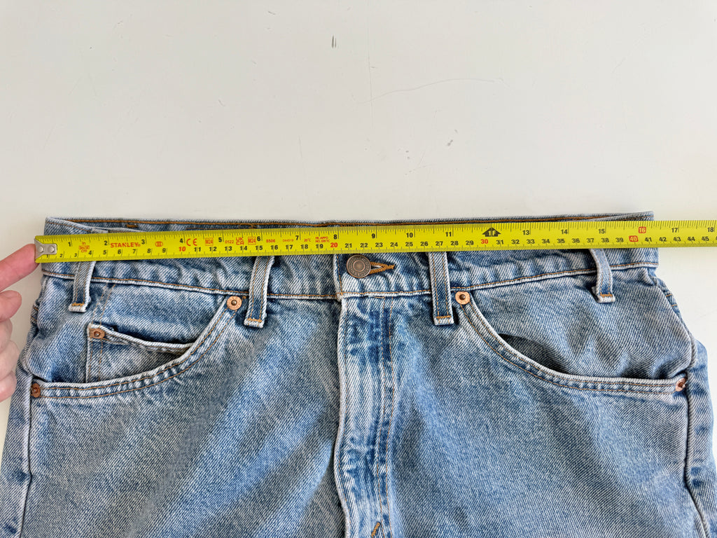 W31 L31 vintage Levis 505 30/32” measured waist medium blue faded  90s 505s